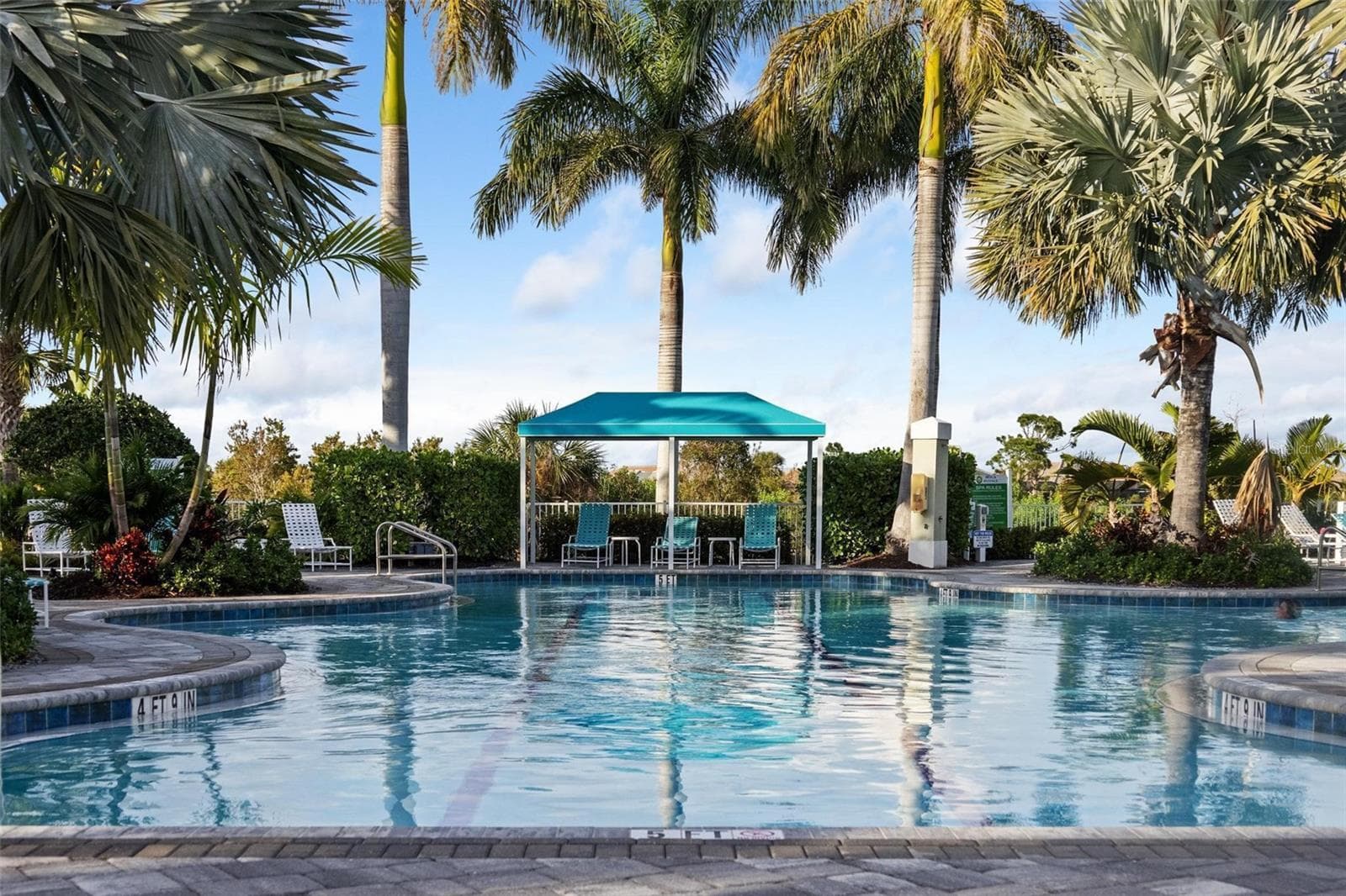 Large inviting community pool. - 4 ANTIGUA CIR #6, ENGLEWOOD