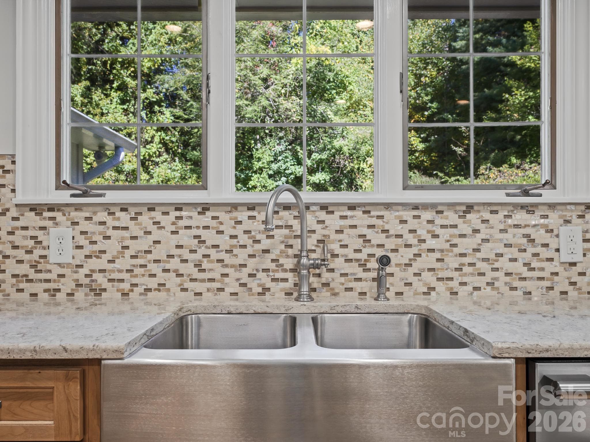 Kitchen - 109 Yardley Court, Hendersonville
