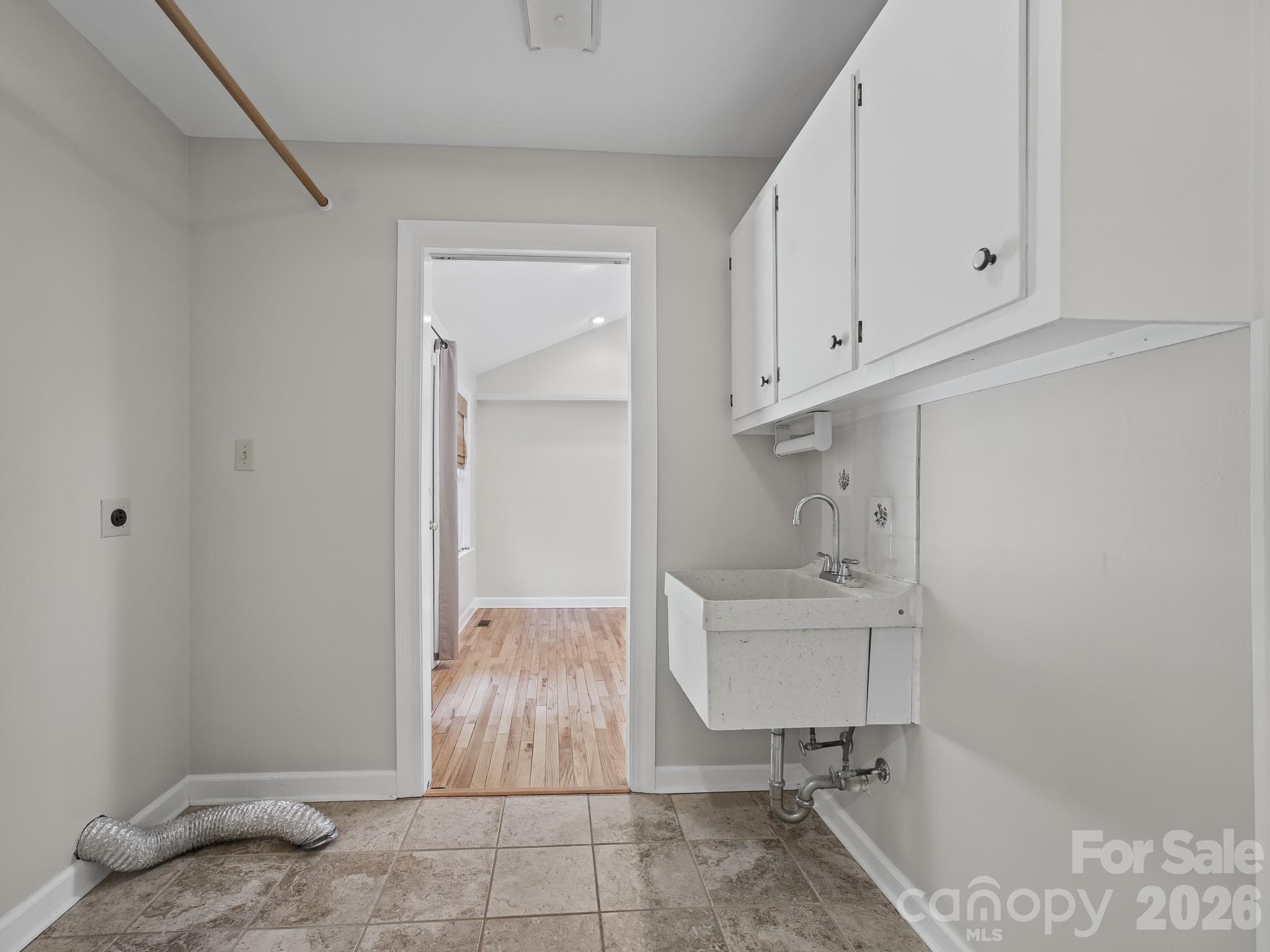 Laundry Room - 109 Yardley Court, Hendersonville