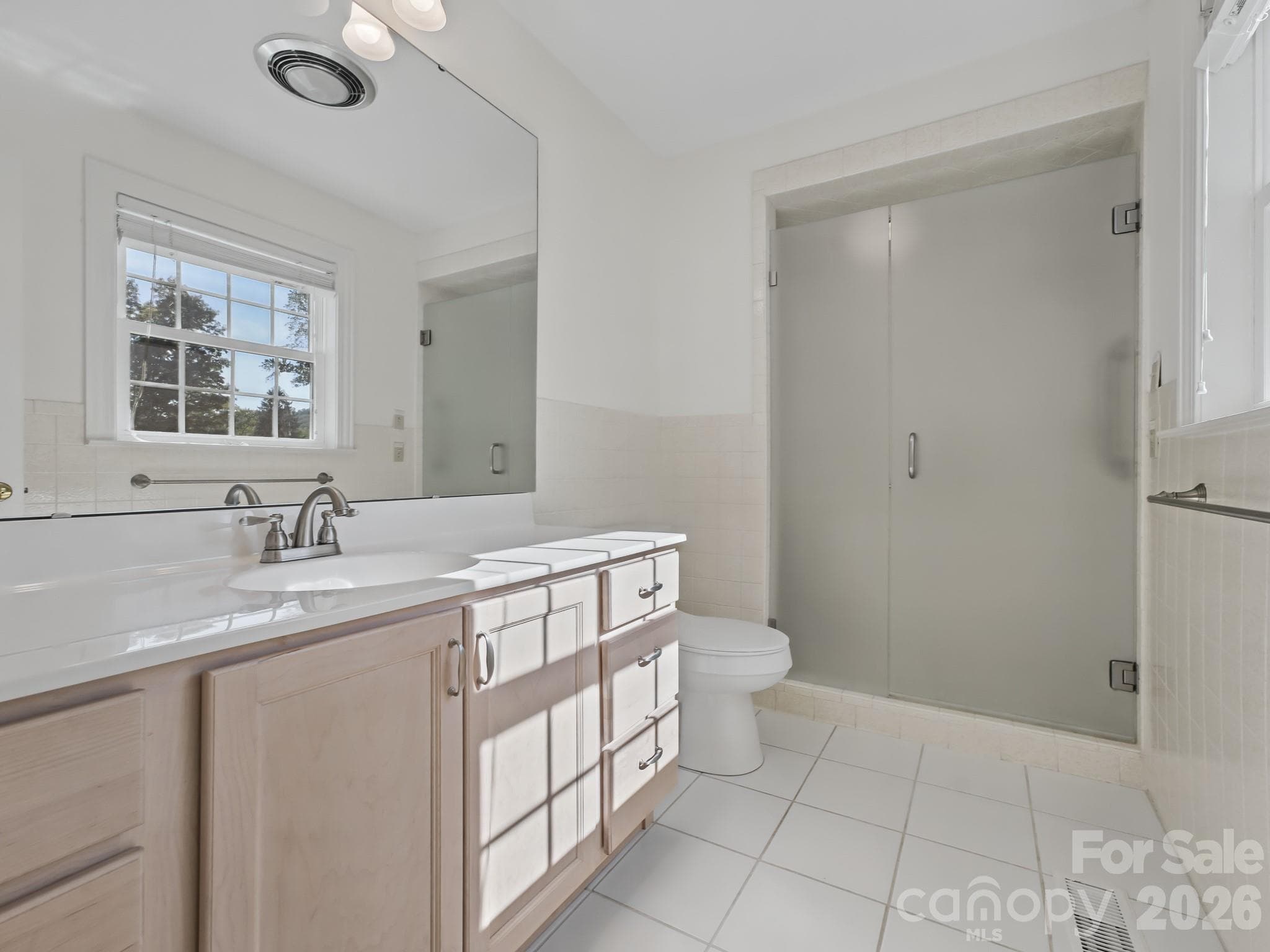 Primary Bath - 109 Yardley Court, Hendersonville