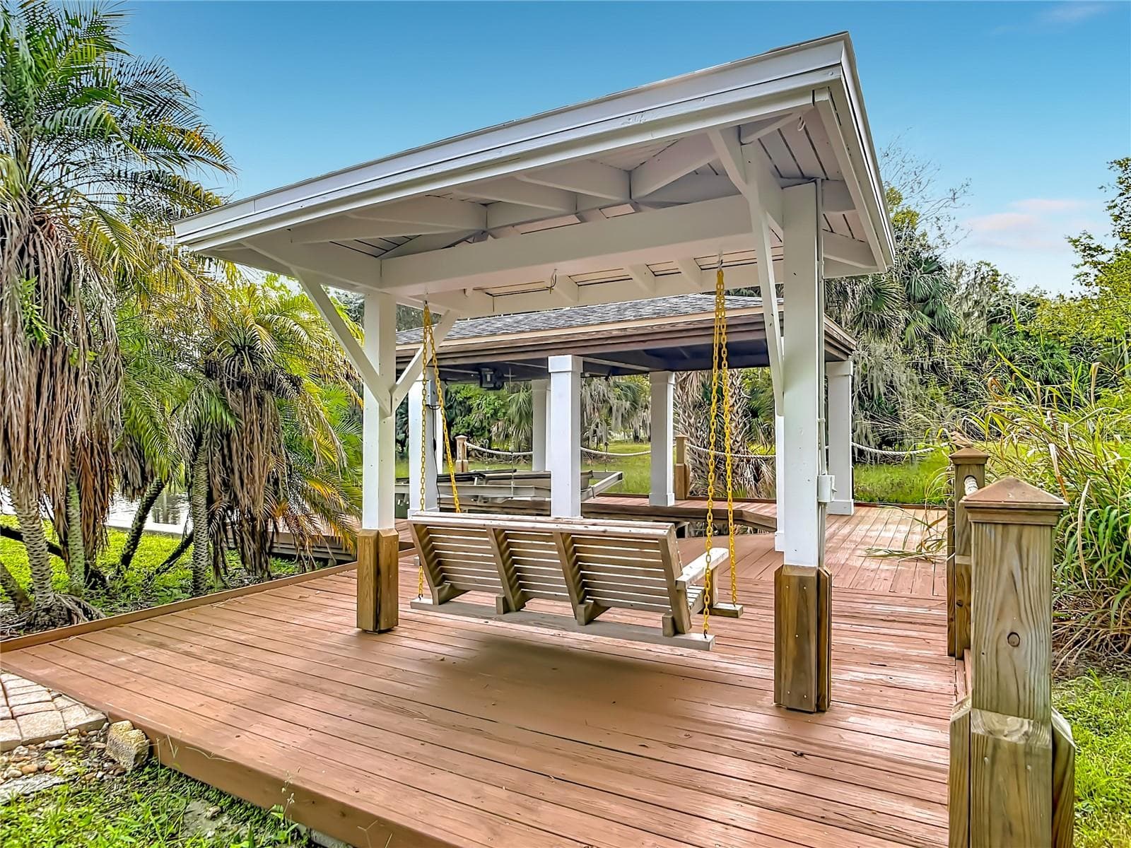 Deck & boathouse - 1395 KETTLEDRUM TRL, ENTERPRISE