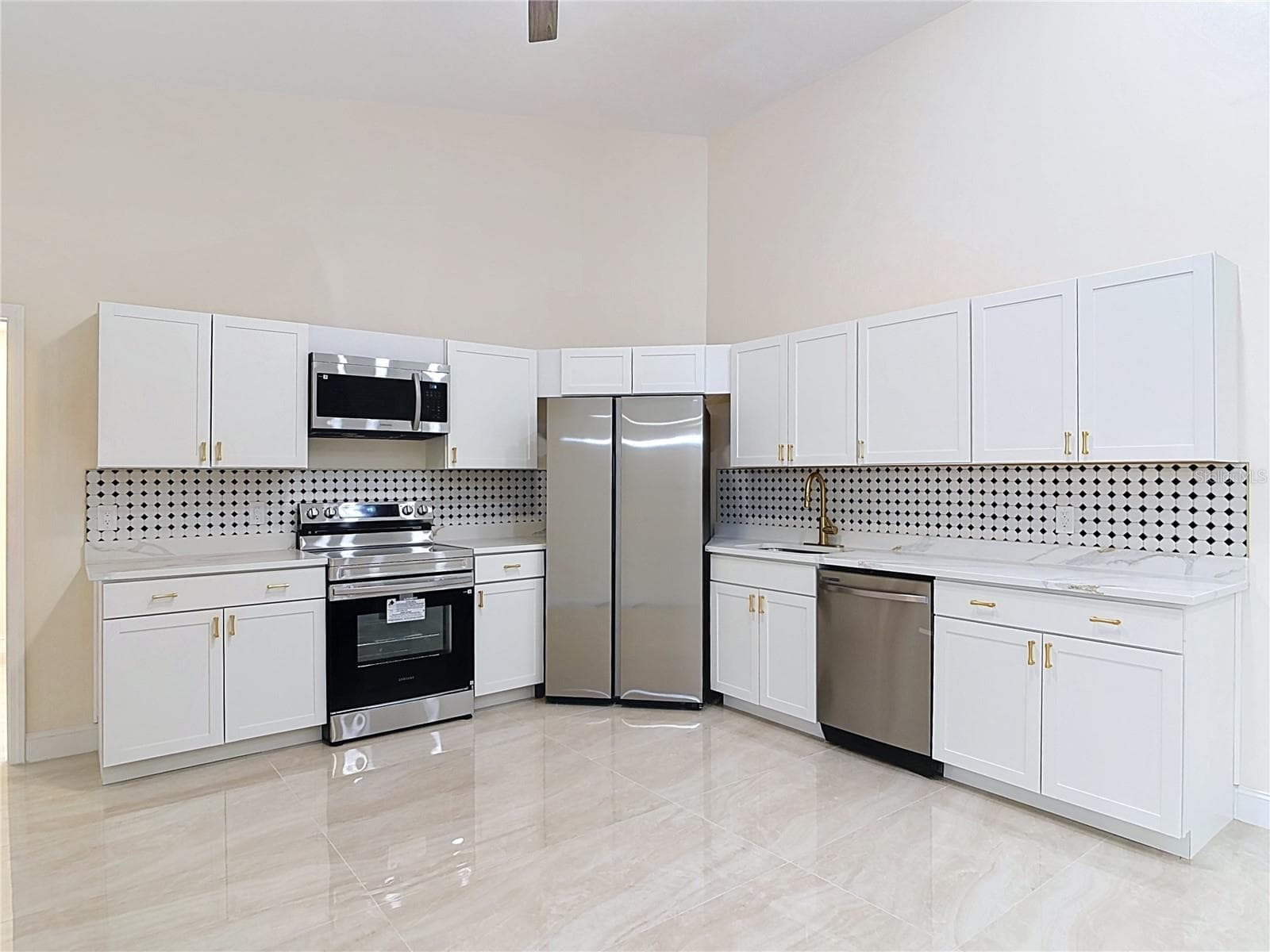 Kitchen - 1395 KETTLEDRUM TRL, ENTERPRISE