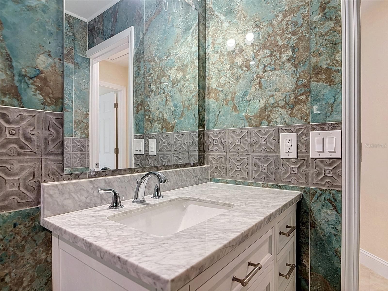 guest bath - 1395 KETTLEDRUM TRL, ENTERPRISE