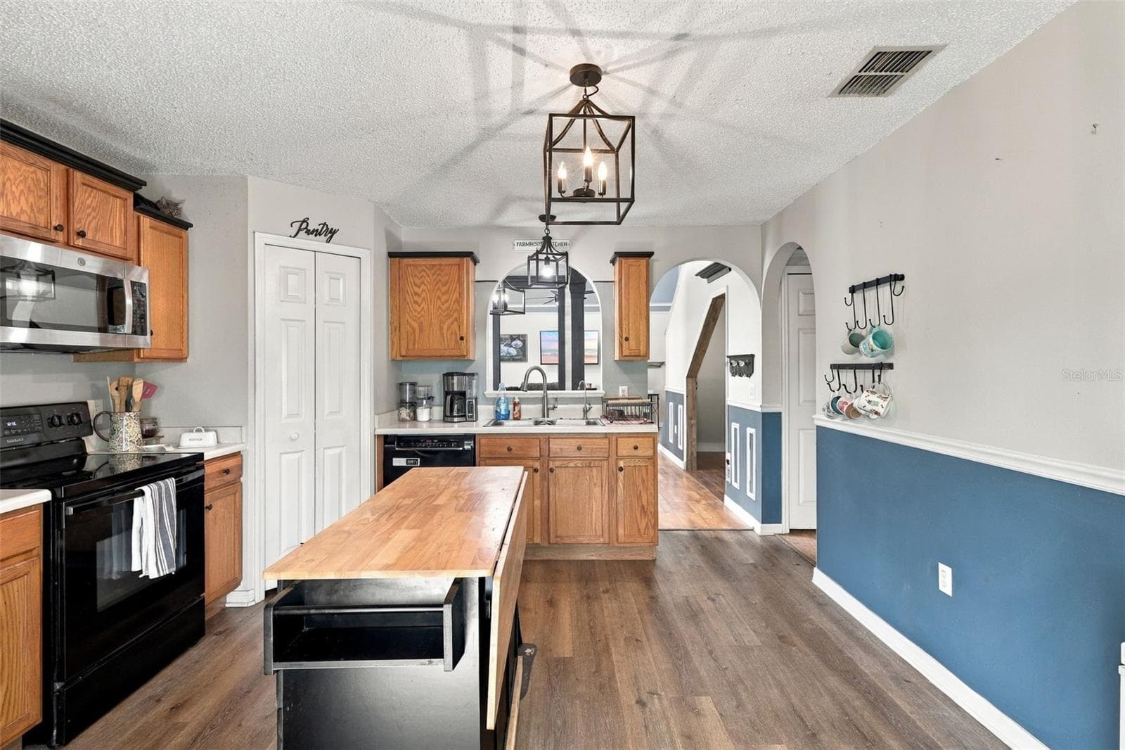 KITCHEN - 1293 7TH AVE, DELAND