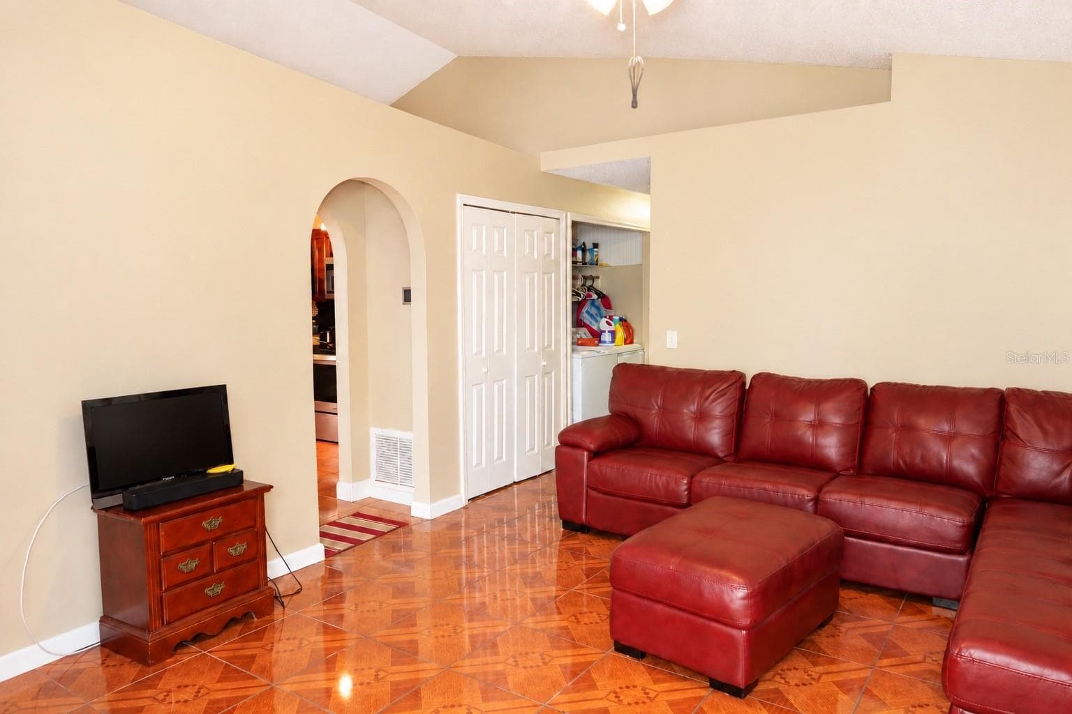 Single Family Residence at 11658 PURPLE LILAC CIR, ORLANDO, photo 2 of 21