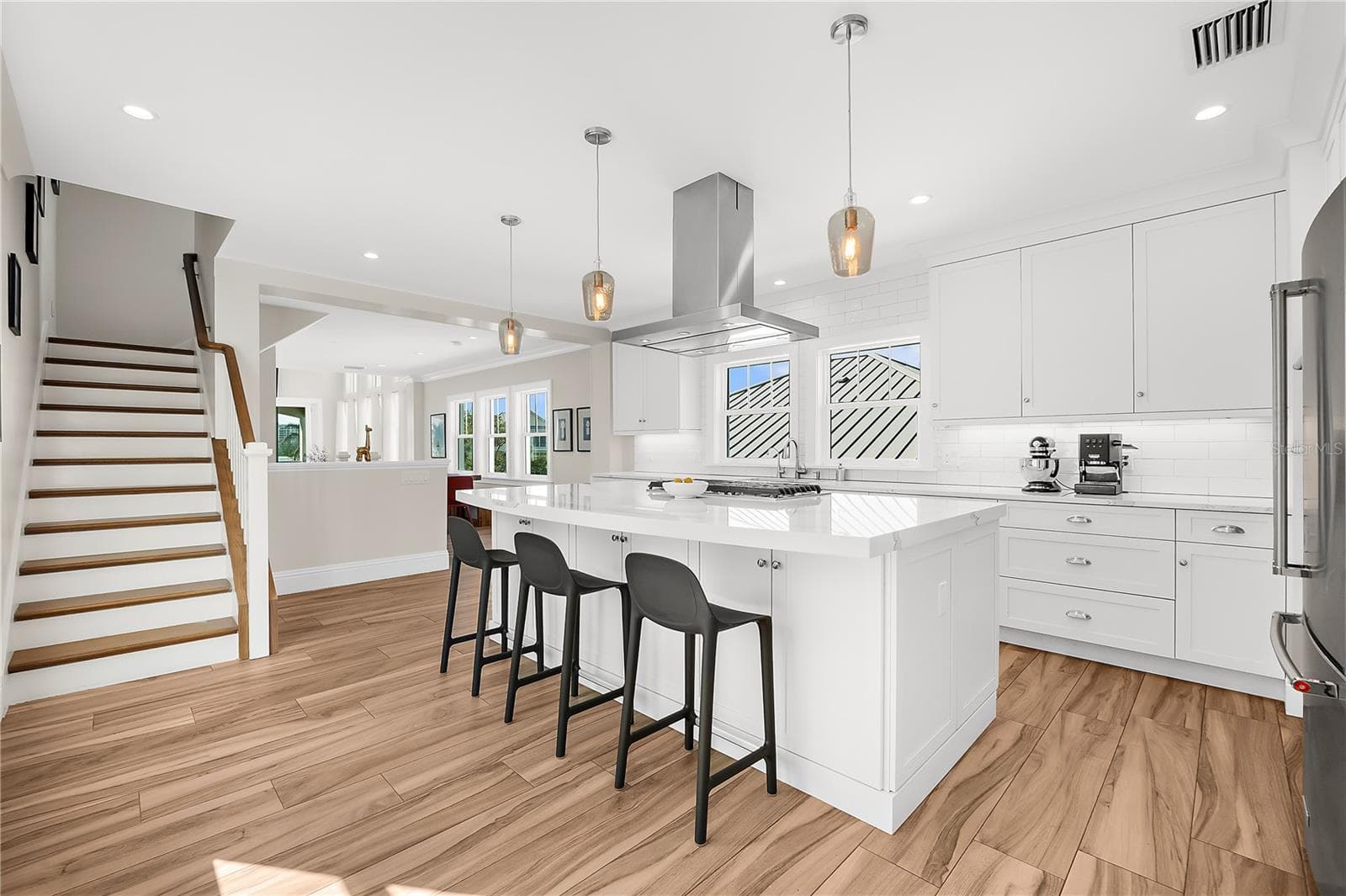 Single Family Residence at 116 GARDEN LN, SARASOTA, photo 5 of 50
