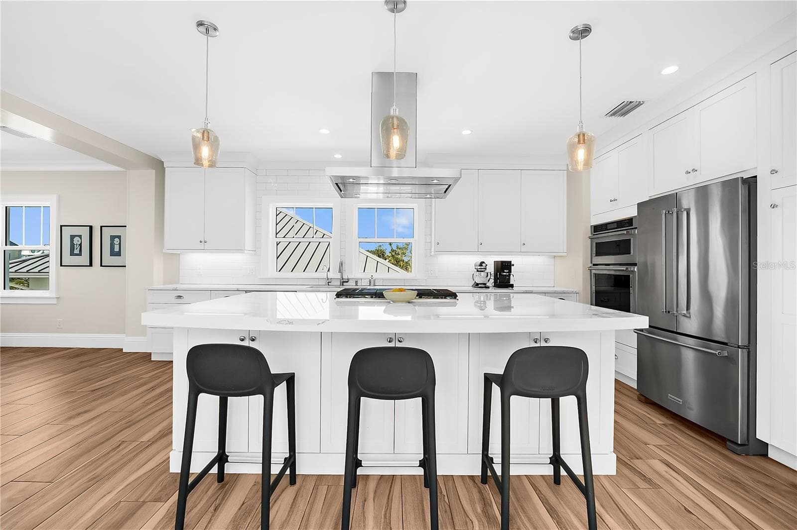 Single Family Residence at 116 GARDEN LN, SARASOTA, photo 6 of 50