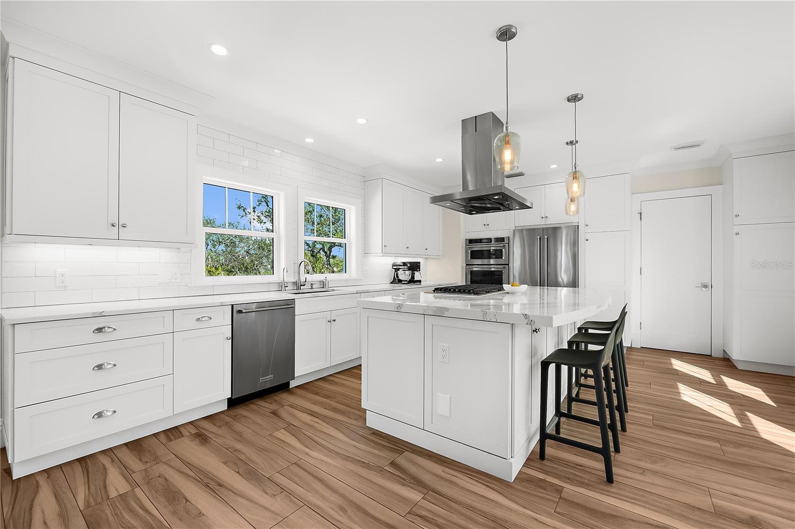 Single Family Residence at 116 GARDEN LN, SARASOTA, photo 7 of 50