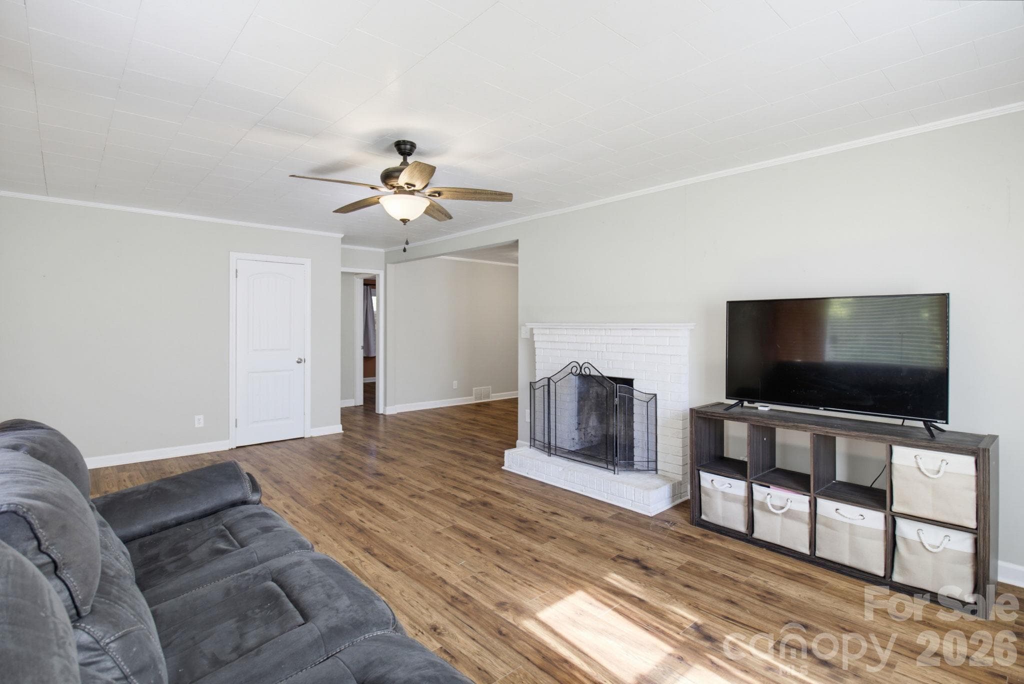 Single Family Residence at 202 E 4th Street, Lexington, photo 6 of 26