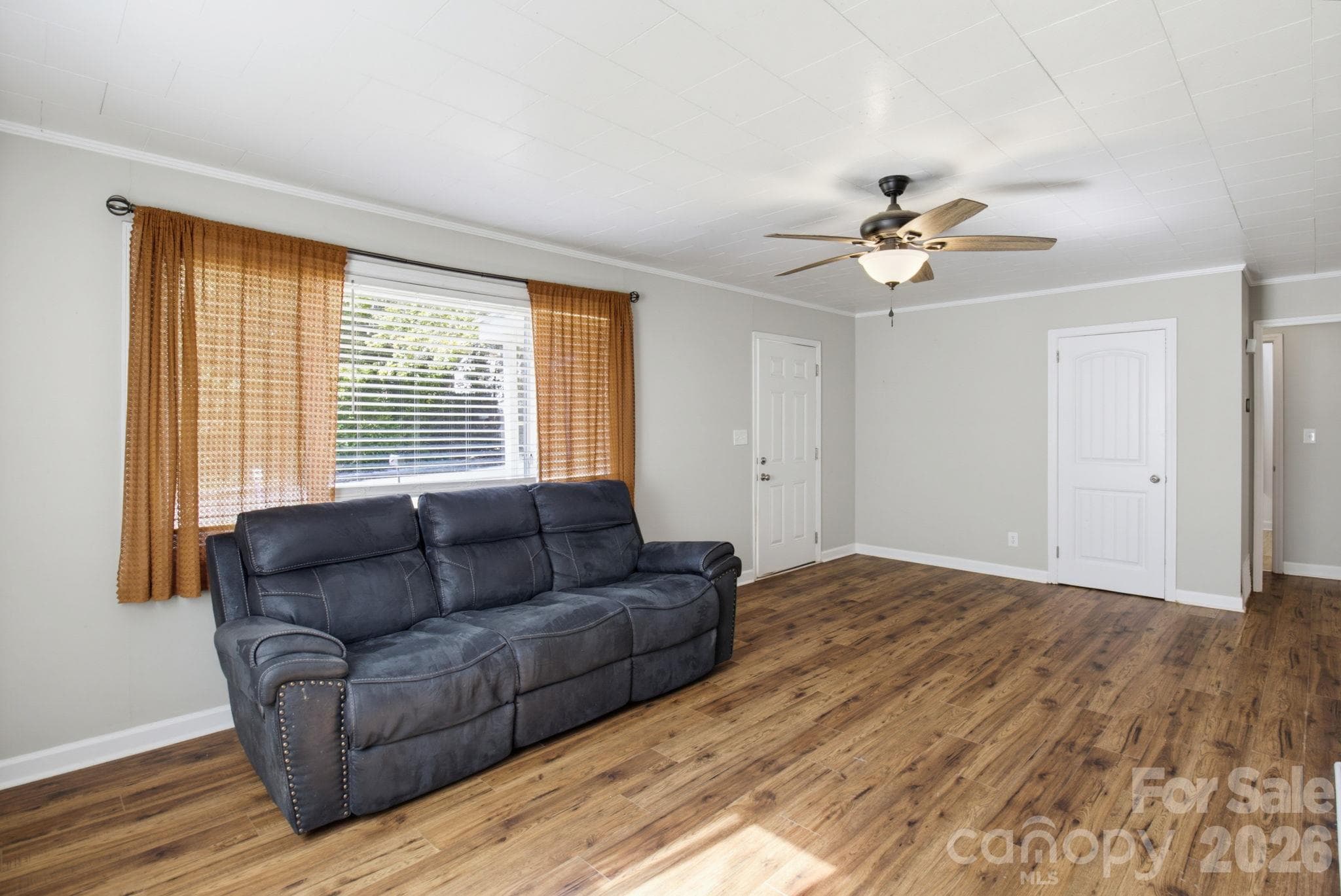 Single Family Residence at 202 E 4th Street, Lexington, photo 7 of 26