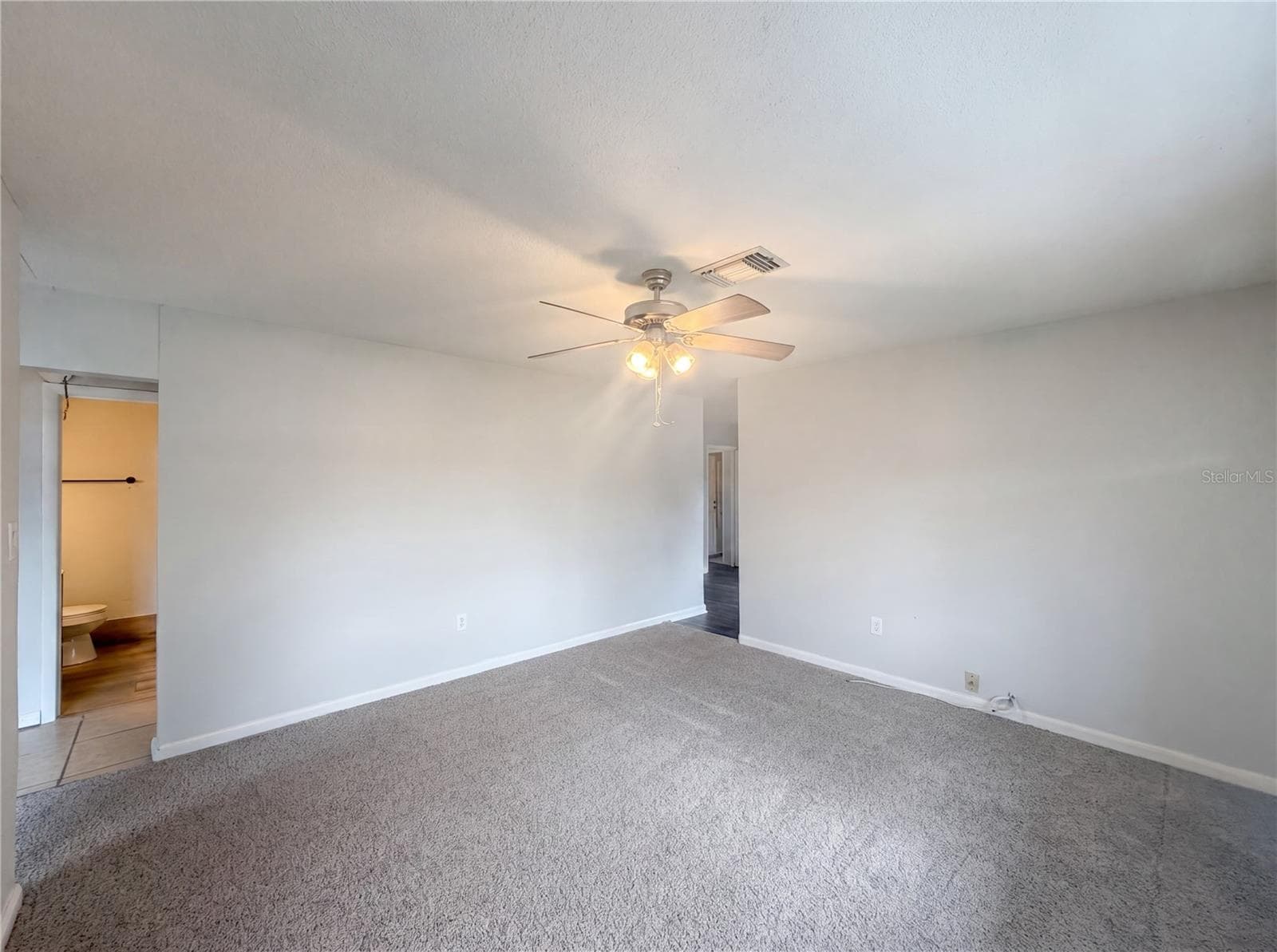 Single Family Residence at 1100 CAREFREE COVE DR, WINTER HAVEN, photo 5 of 13