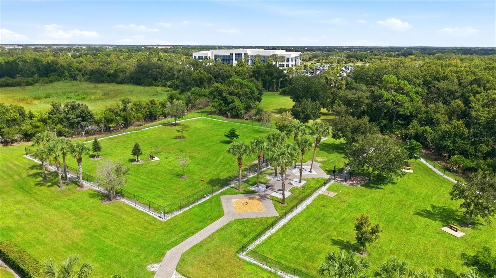 One for little dogs and one for BIG dogs! - 10018 MARBELLA DR, BRADENTON