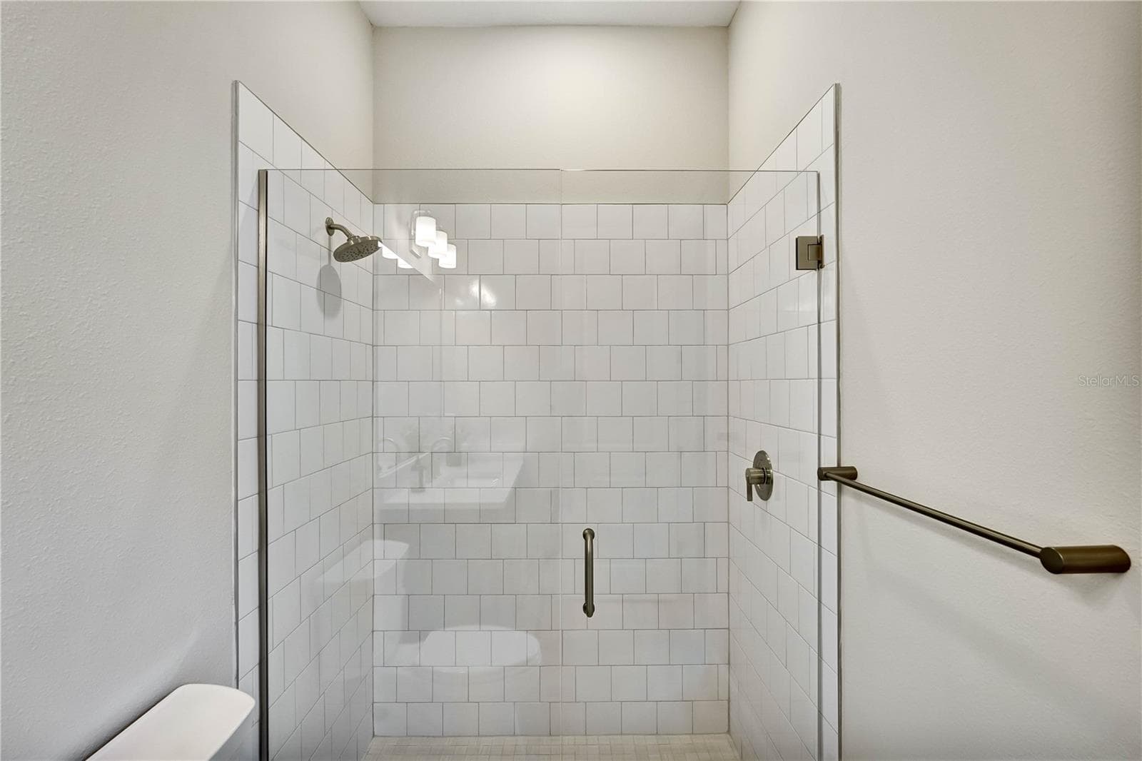 guest bath with shower - 15281 CONTENTA LOOP, LAKEWOOD RANCH