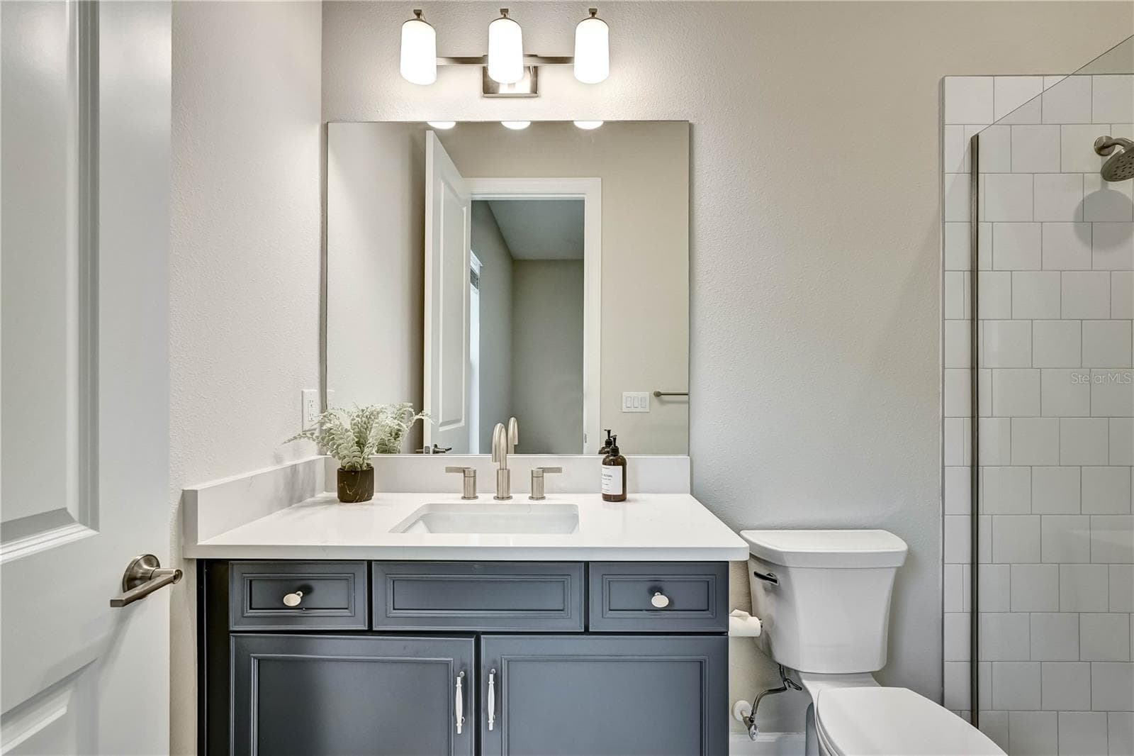 ensuite bathroom for bedroom 2 - 15281 CONTENTA LOOP, LAKEWOOD RANCH