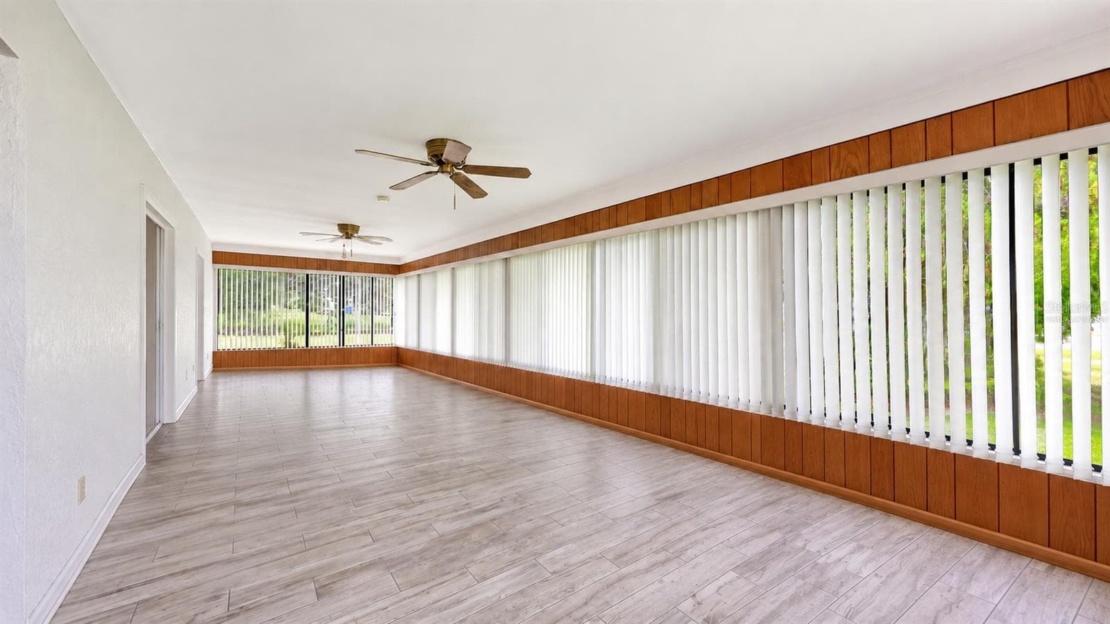 Virtually Staged - 3802 CHINABERRY RD, BRADENTON