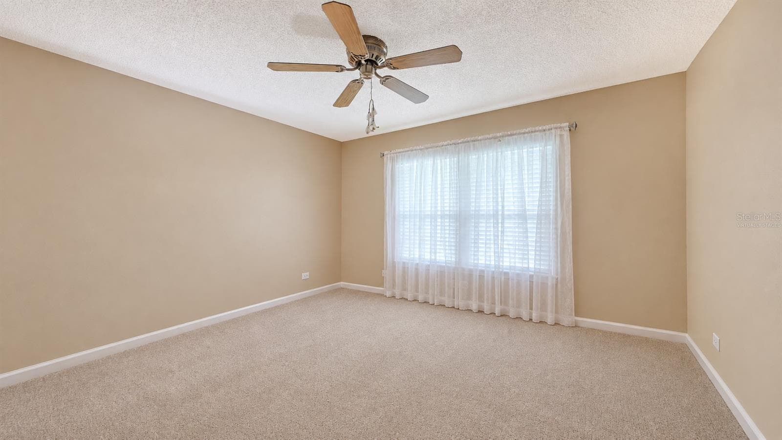 Virtually Staged - 3802 CHINABERRY RD, BRADENTON