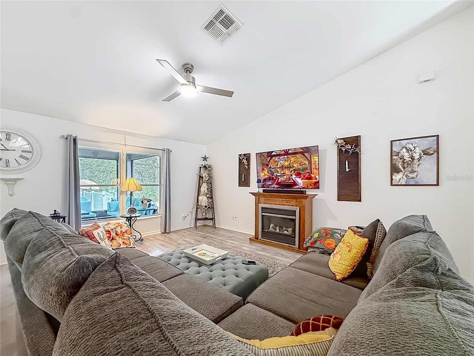 Single Family Residence at 15 PITCAIRN CT, HOMOSASSA, photo 15 of 57