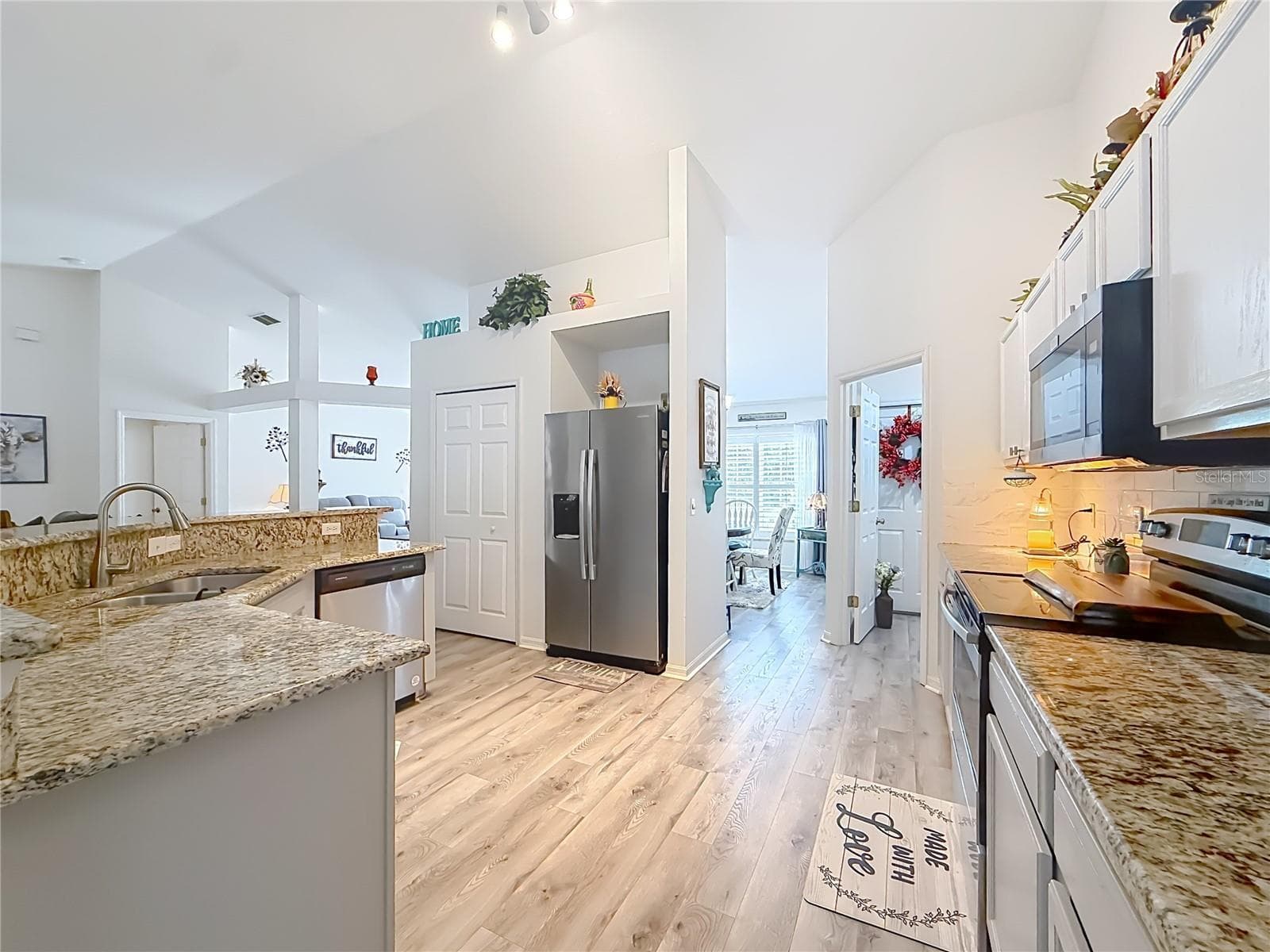 Single Family Residence at 15 PITCAIRN CT, HOMOSASSA, photo 19 of 57