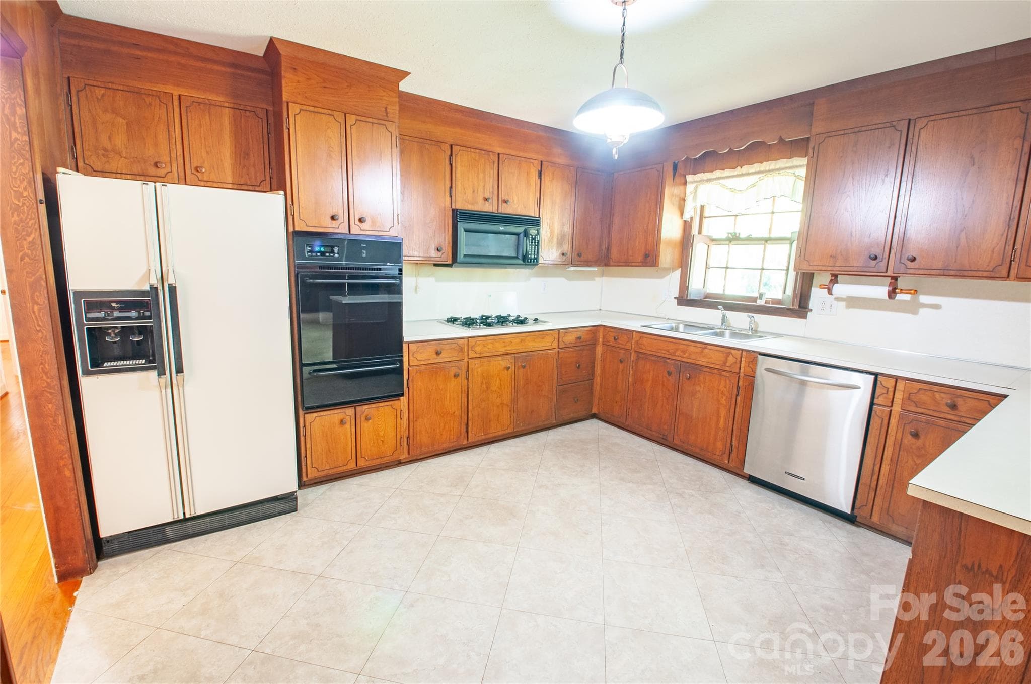 Single Family Residence at 2607 Montgomery Drive, Statesville, photo 3 of 23