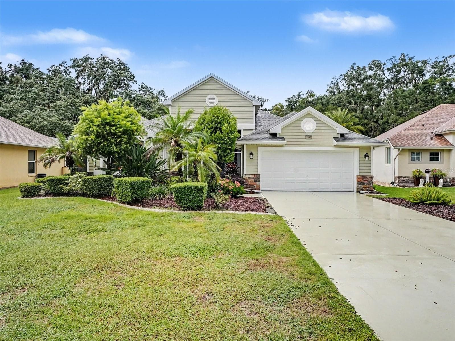 Single Family Residence at 8045 WATERBURY WAY, MOUNT DORA, photo 2 of 30