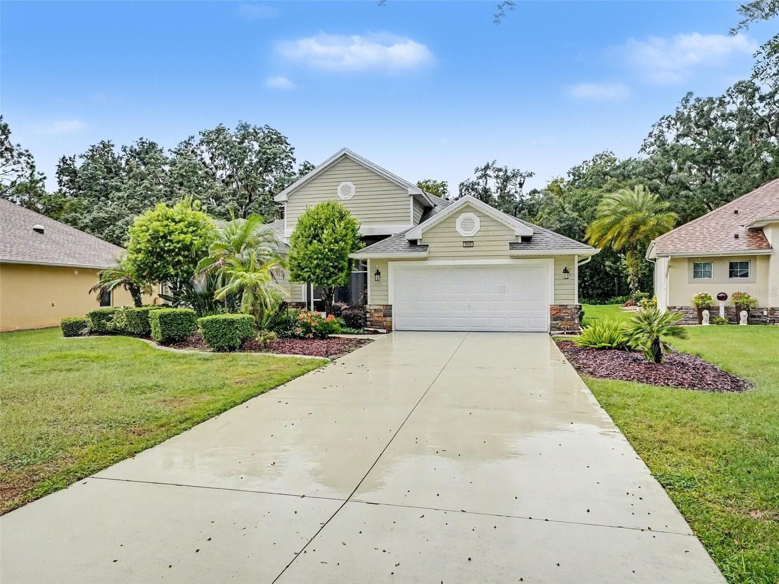 Single Family Residence at 8045 WATERBURY WAY, MOUNT DORA, photo 3 of 30