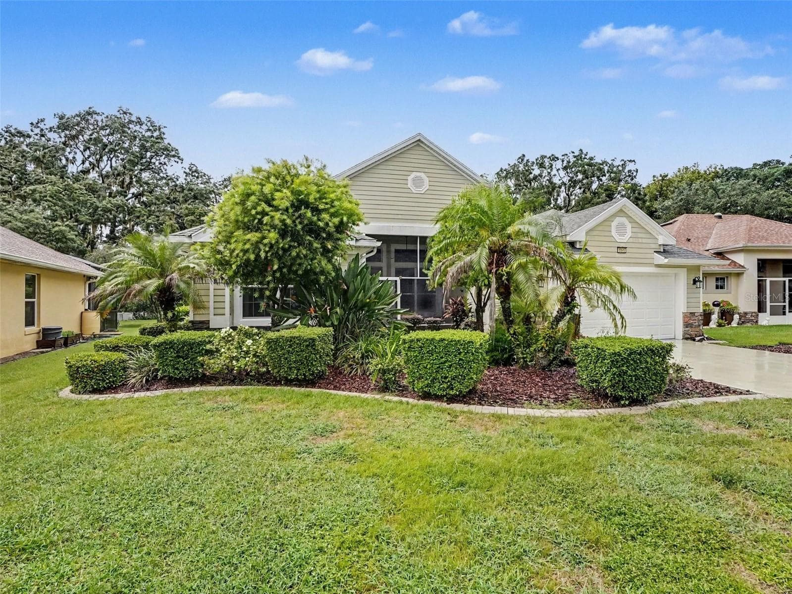 Single Family Residence at 8045 WATERBURY WAY, MOUNT DORA, photo 4 of 30
