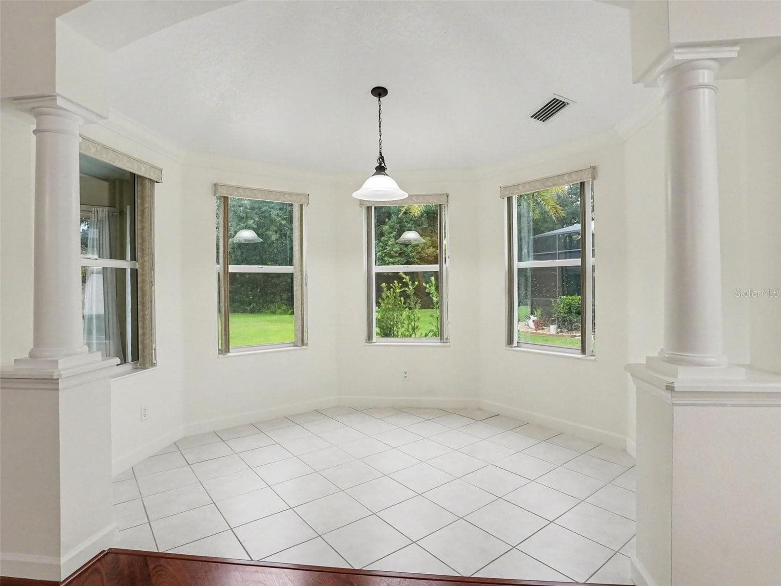 Single Family Residence at 8045 WATERBURY WAY, MOUNT DORA, photo 5 of 30