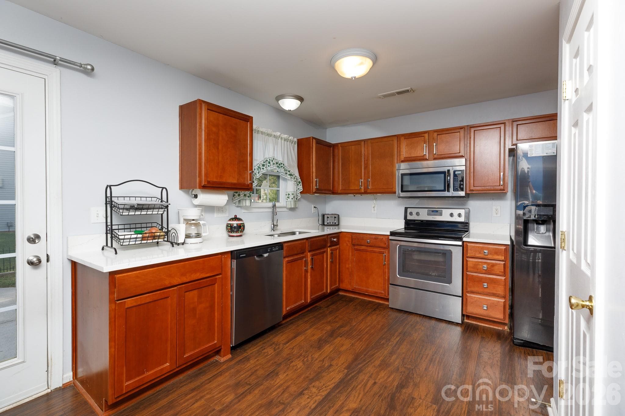 Single Family Residence at 229 Chicago Lane, York, photo 8 of 33