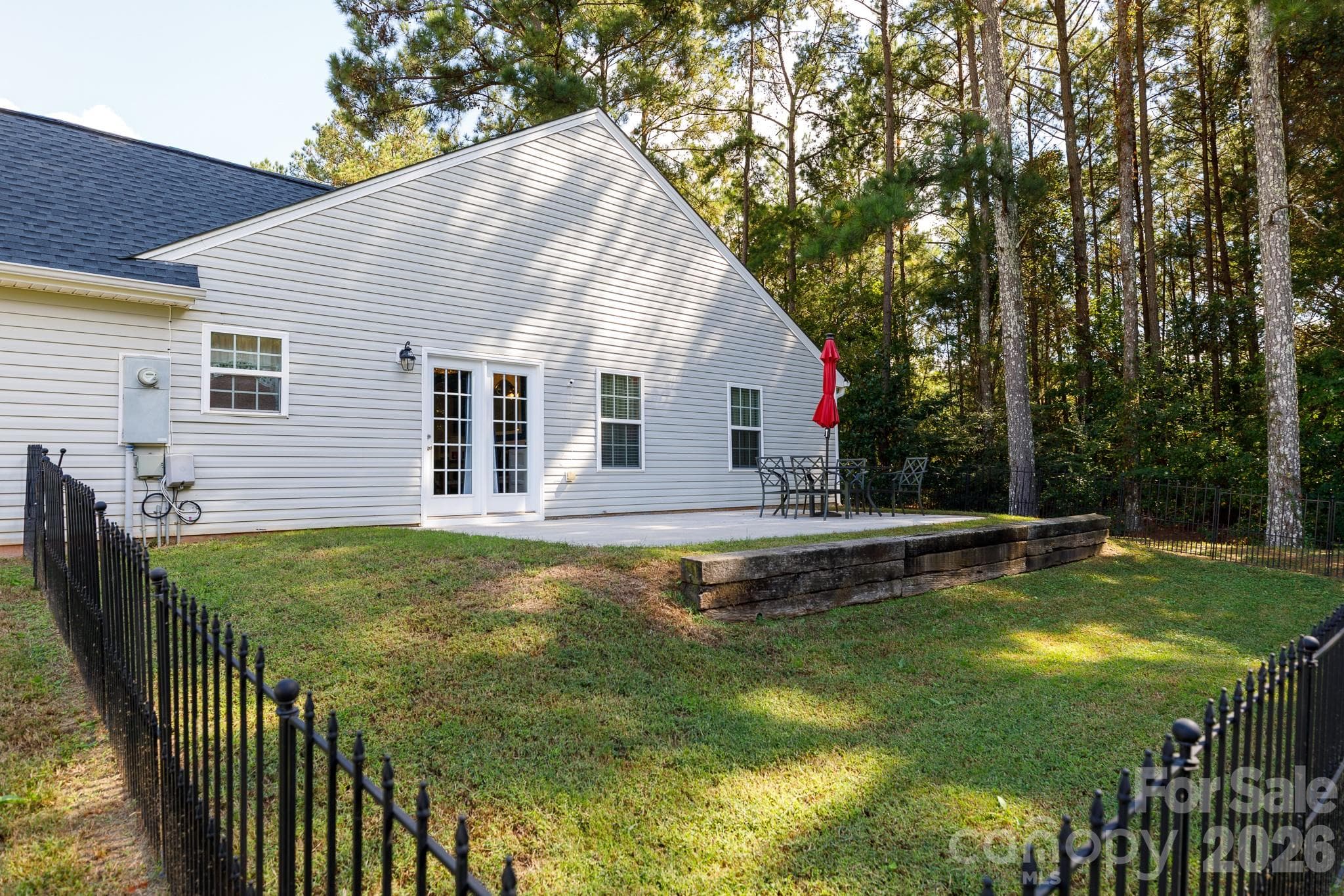 Single Family Residence at 229 Chicago Lane, York, photo 21 of 33