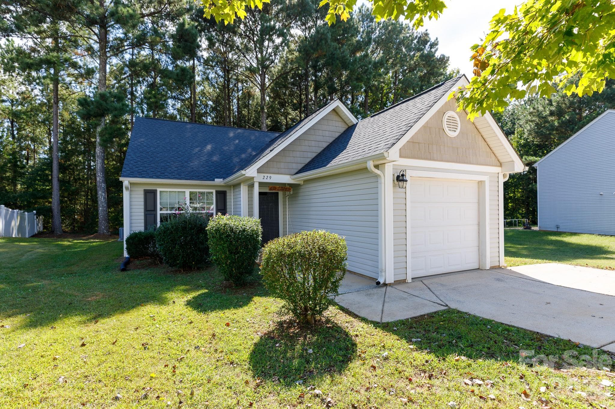 Single Family Residence at 229 Chicago Lane, York, photo 31 of 33