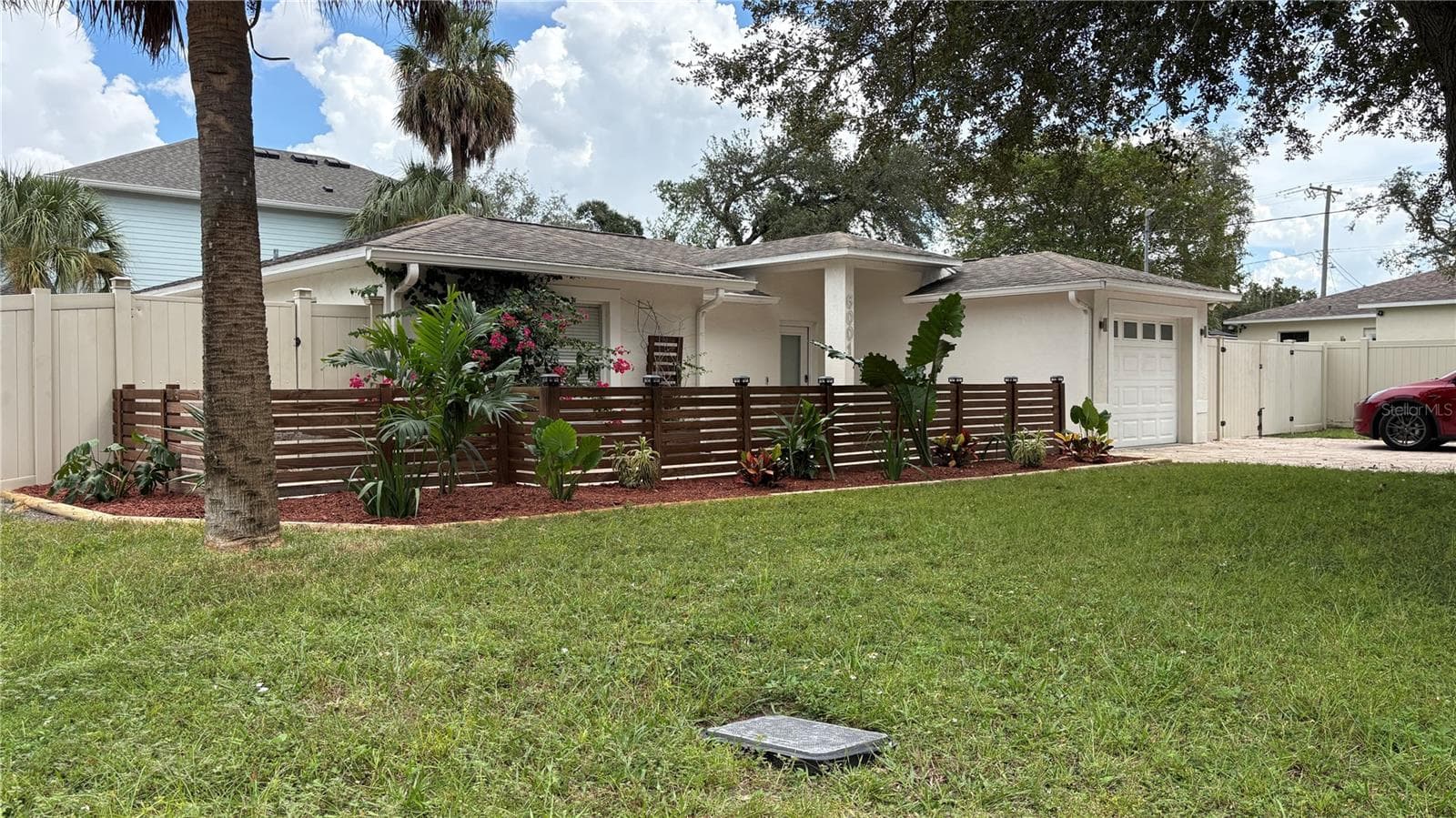Front yard - 6001 N LYNN AVE, TAMPA
