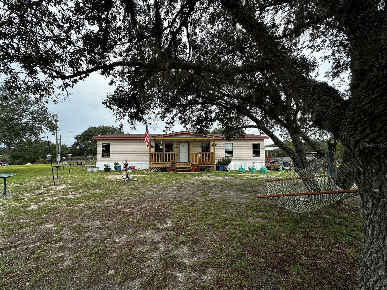 Manufactured Home at 13451 SE 98TH ST, DUNNELLON, photo 2 of 61