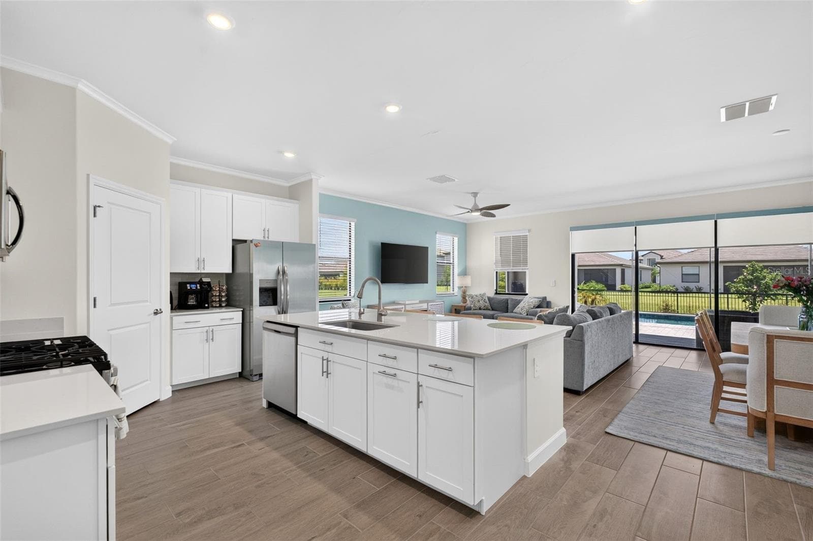Open Kitchen - 15104 OXFORD GREY DR, BRADENTON