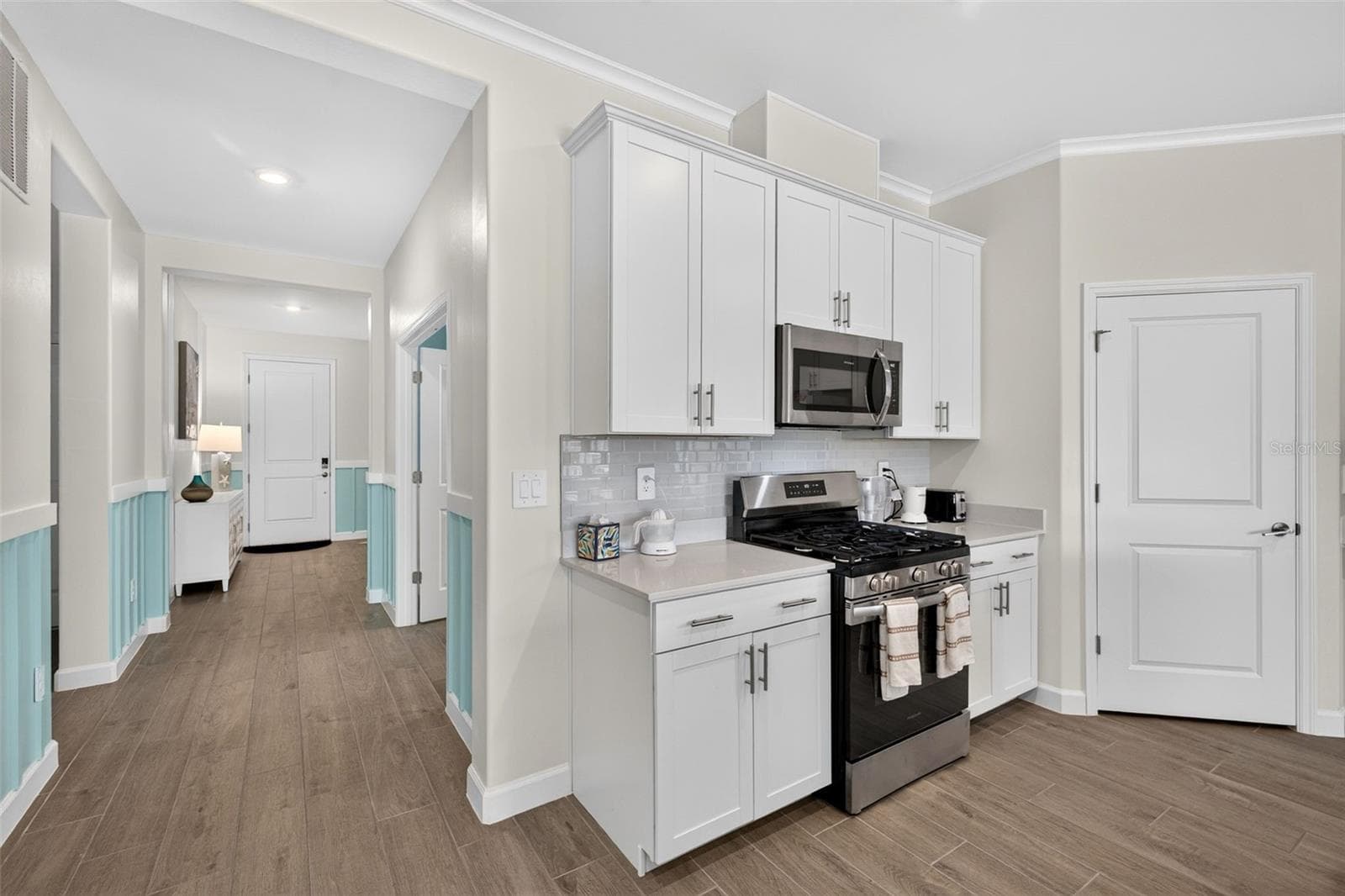 Pantry - 15104 OXFORD GREY DR, BRADENTON