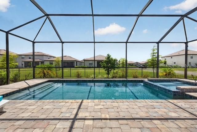 Large screened-in Lanai - 15104 OXFORD GREY DR, BRADENTON