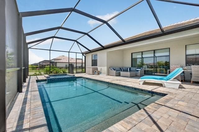 Single Family Residence at 15104 OXFORD GREY DR, BRADENTON, photo 17 of 42