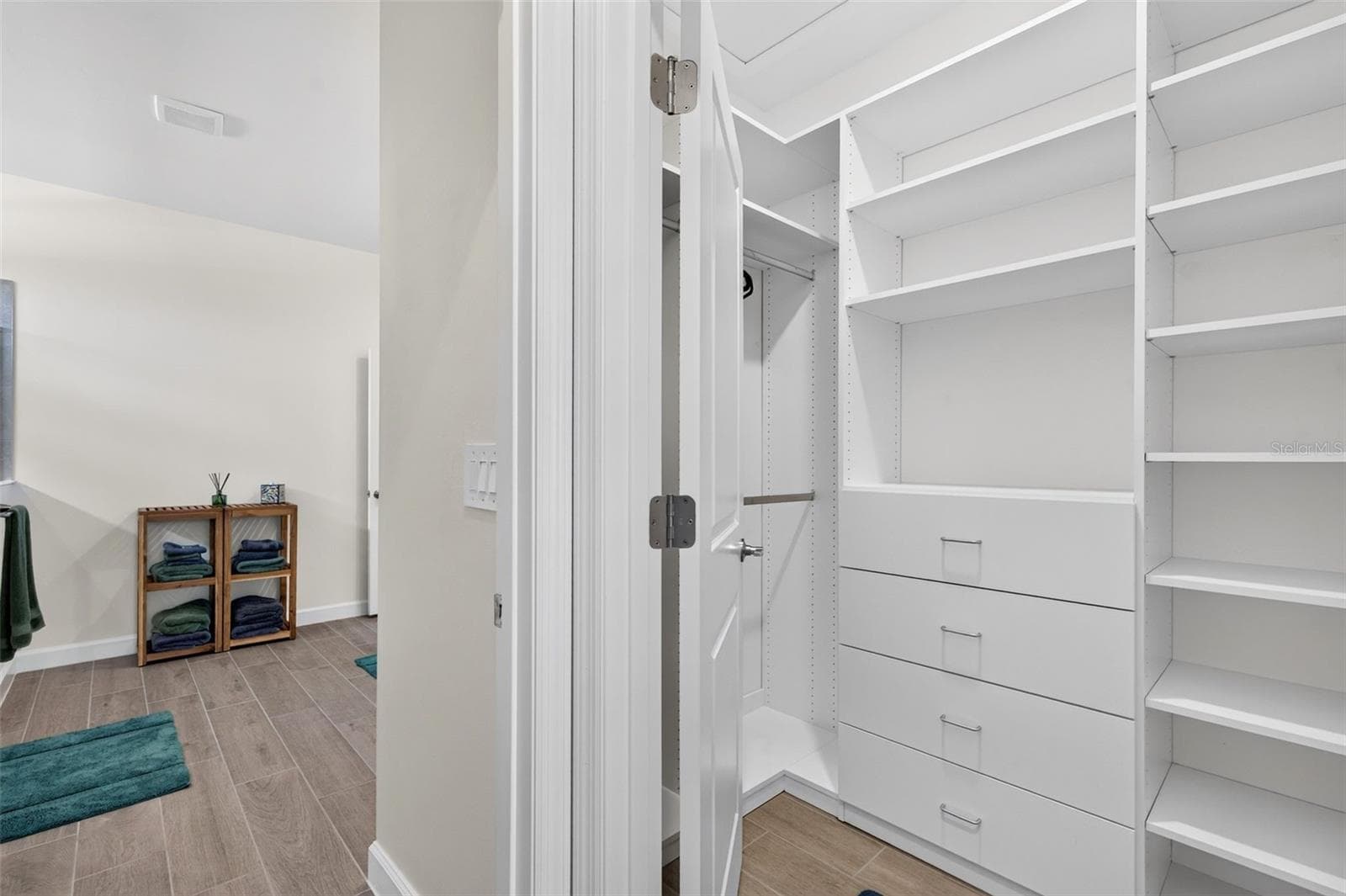 Master Closet - 15104 OXFORD GREY DR, BRADENTON