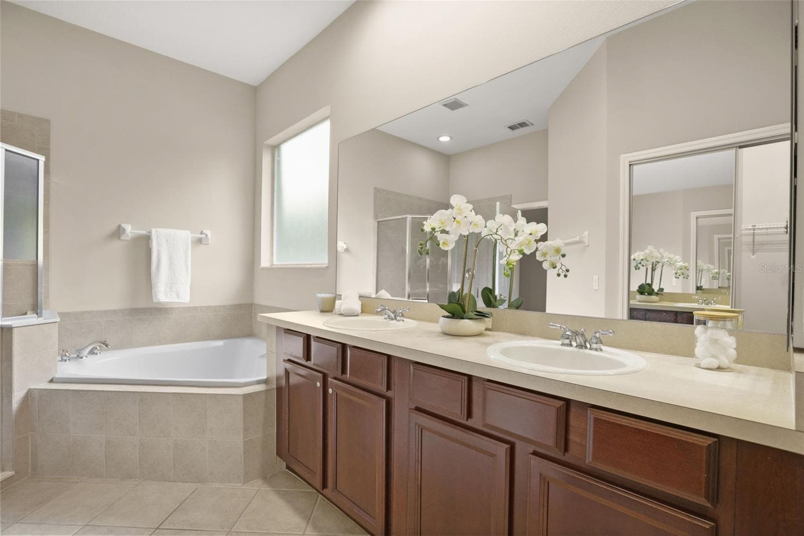 MASTER BATH - 5126 MAJESTIC WOODS PL, SANFORD