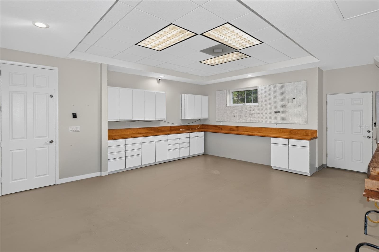 Single Family Residence at 105 ALEXANDRA WOODS DR, DEBARY, photo 44 of 66
