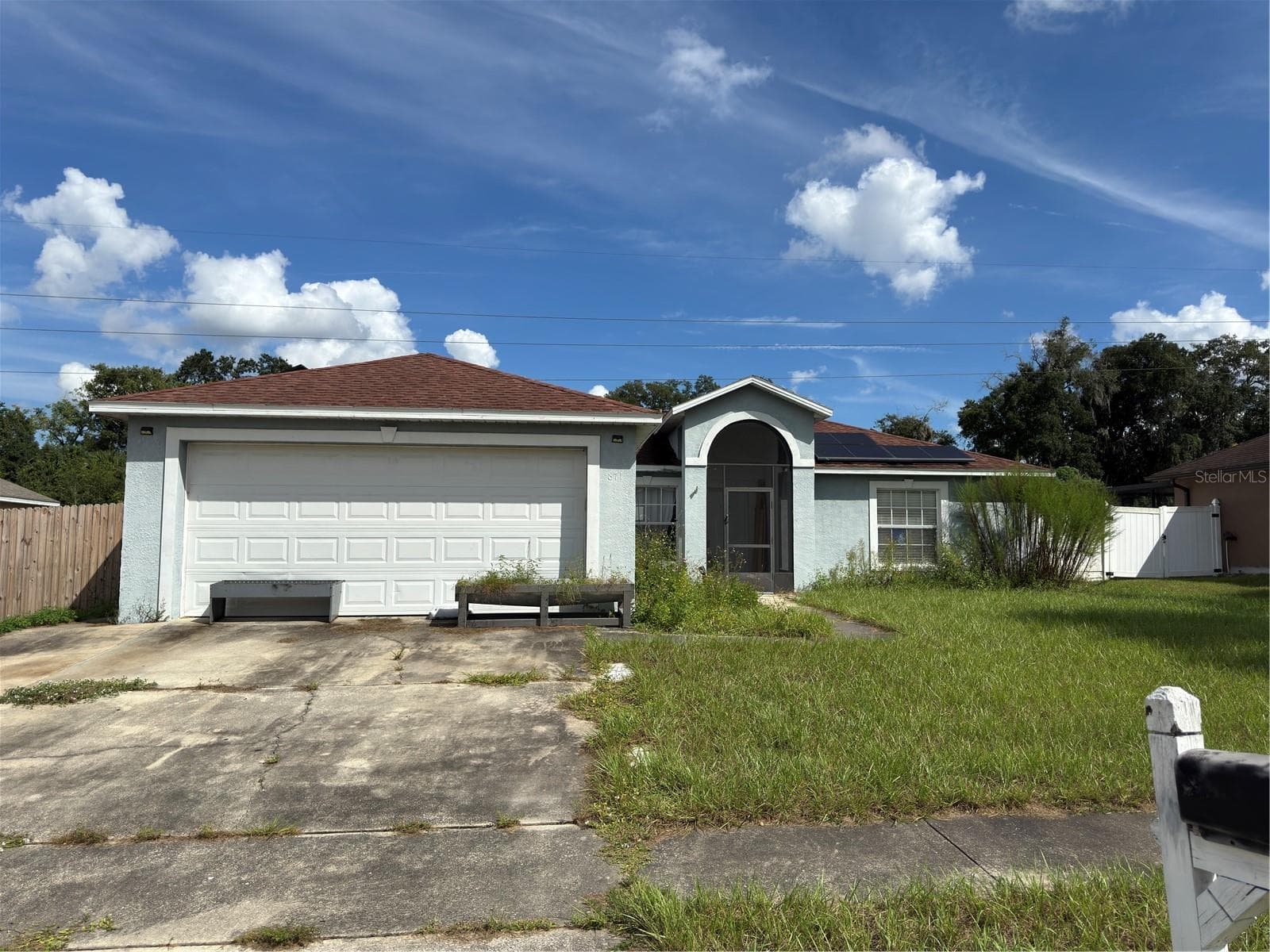871 LAKE JACKSON CIR