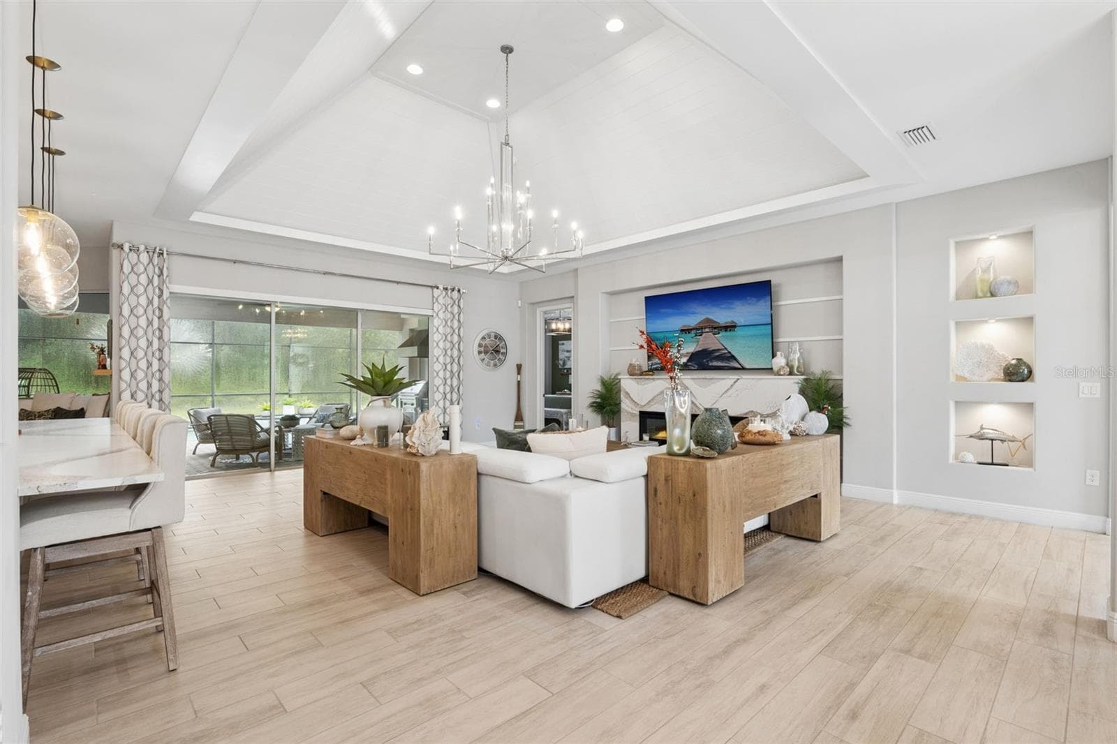 Single Family Residence at 8400 BRIDGEPORT BAY CIR, MOUNT DORA, photo 12 of 82