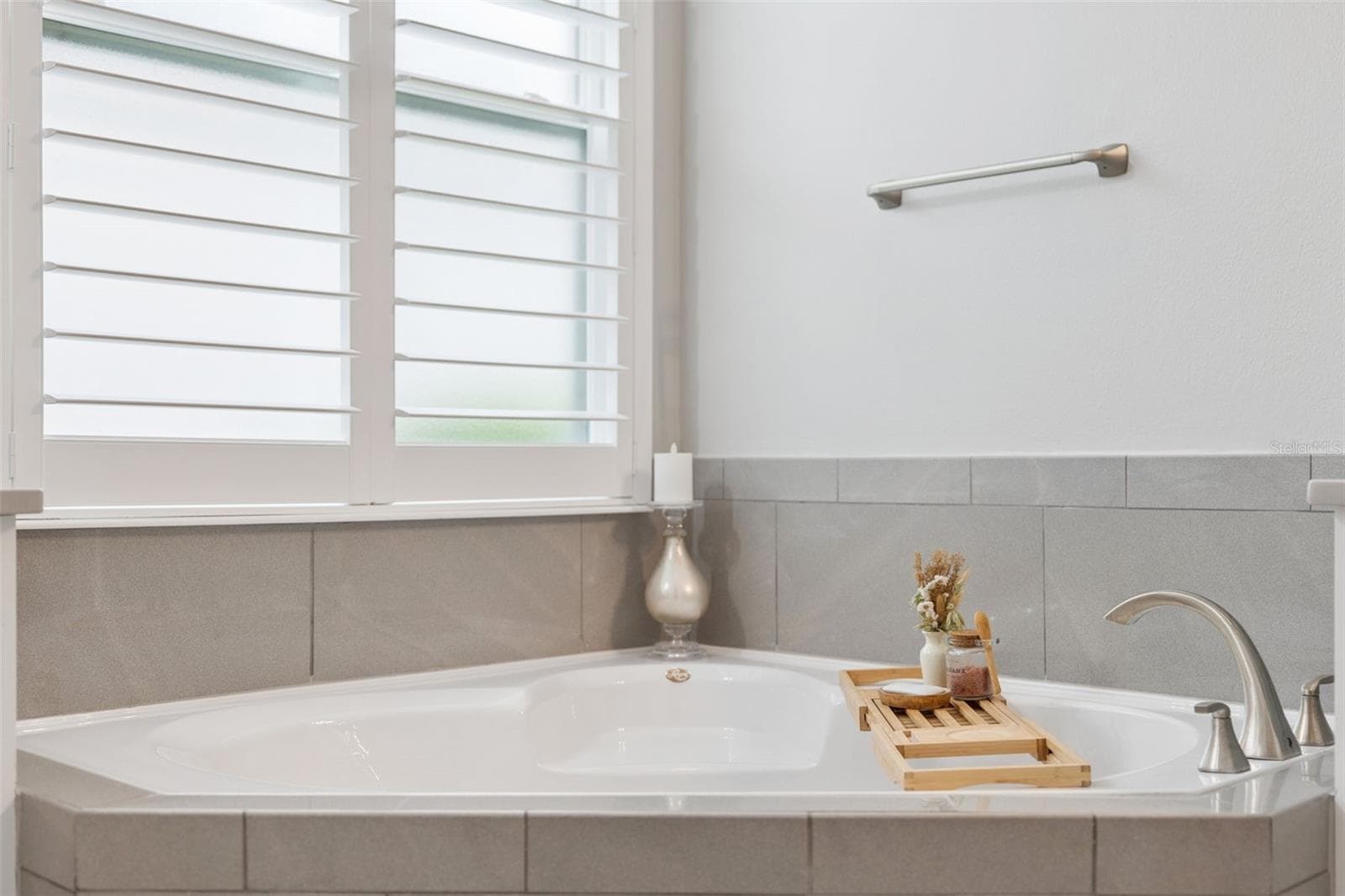 Primary Bath - 8400 BRIDGEPORT BAY CIR, MOUNT DORA