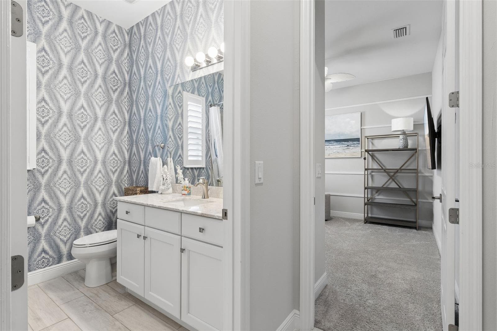 Guest bath - 8400 BRIDGEPORT BAY CIR, MOUNT DORA