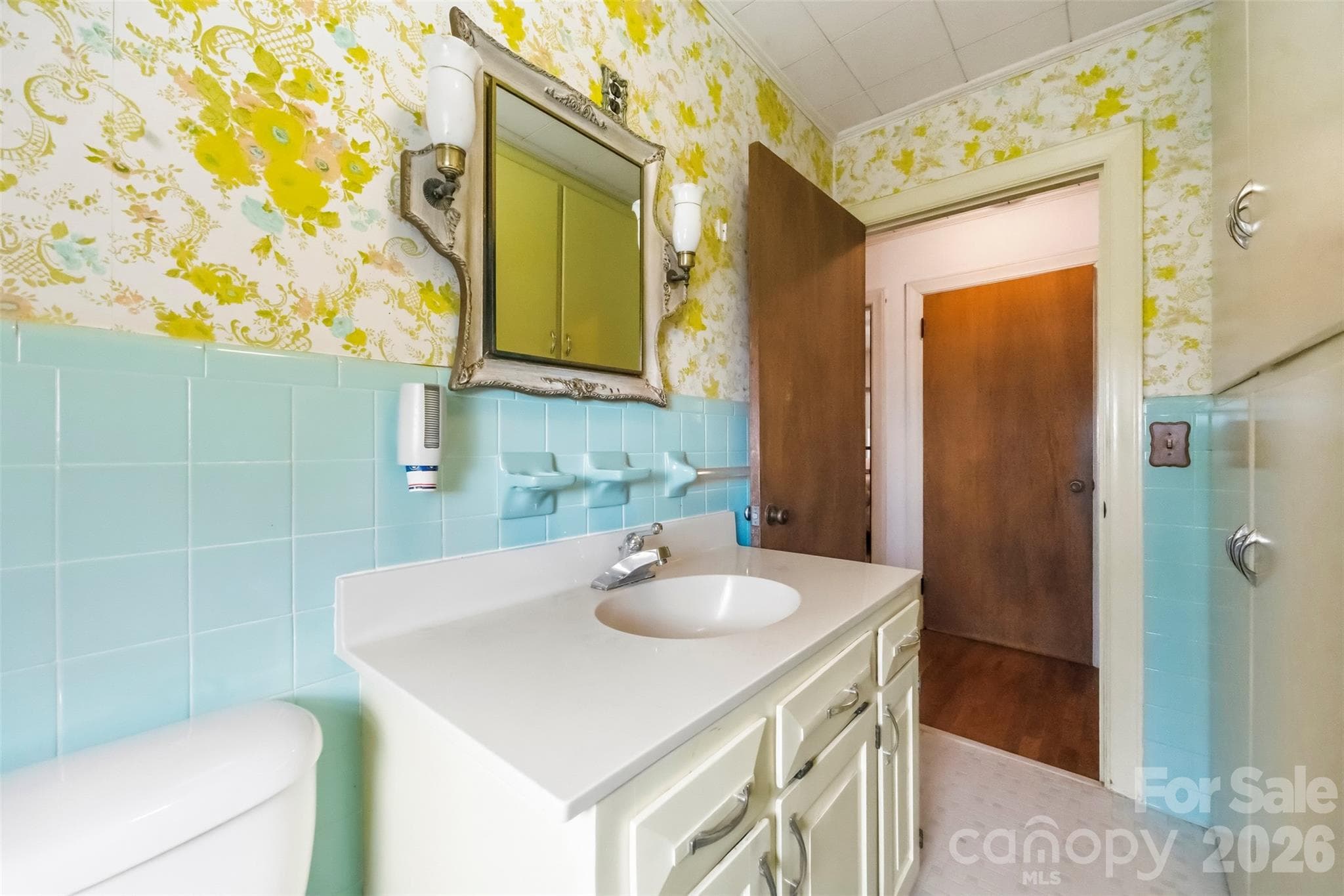 Another view of full bathroom - 2925 Fallston Waco Road, Shelby