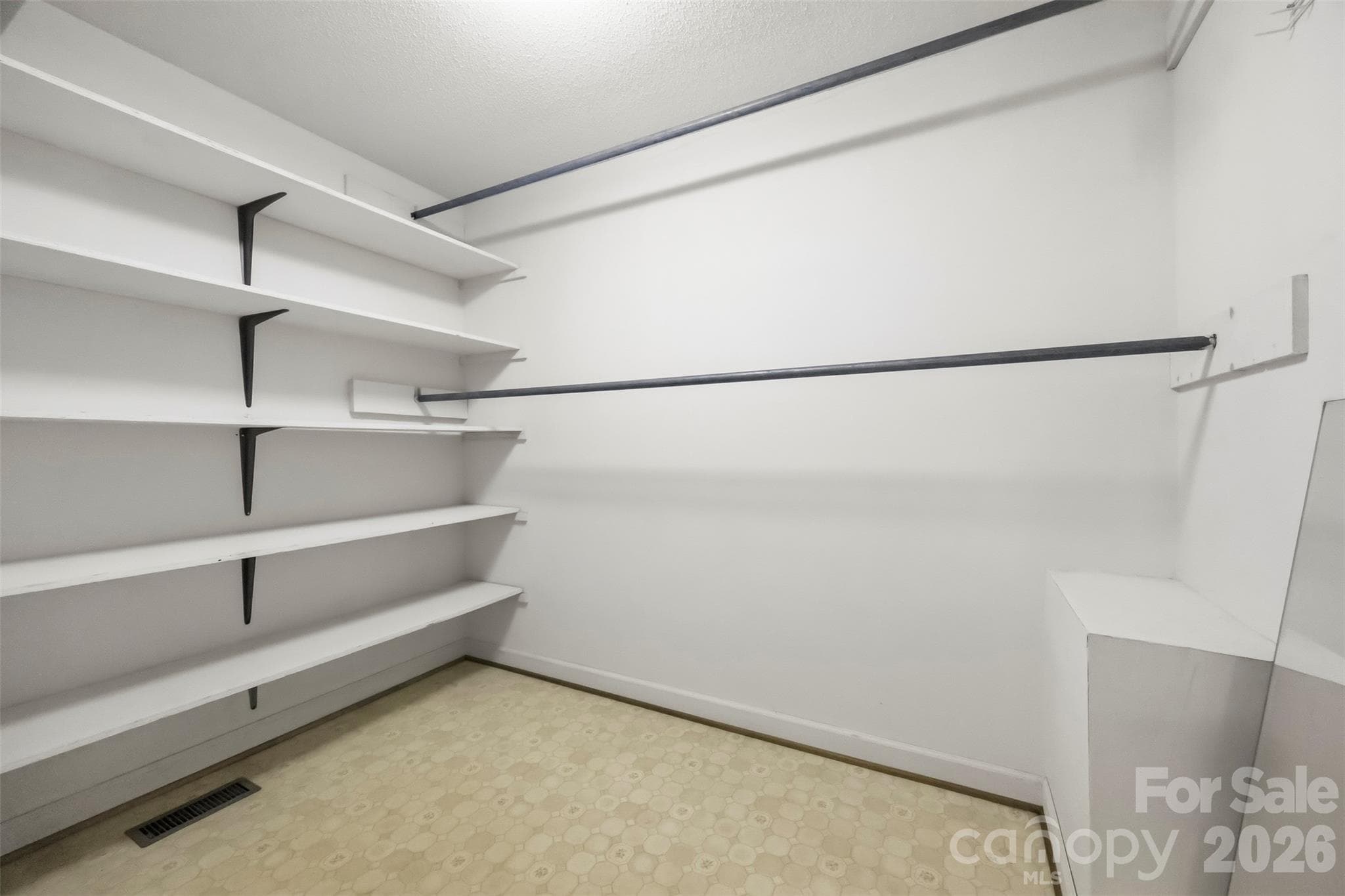 Huge walk in closet! - 2925 Fallston Waco Road, Shelby