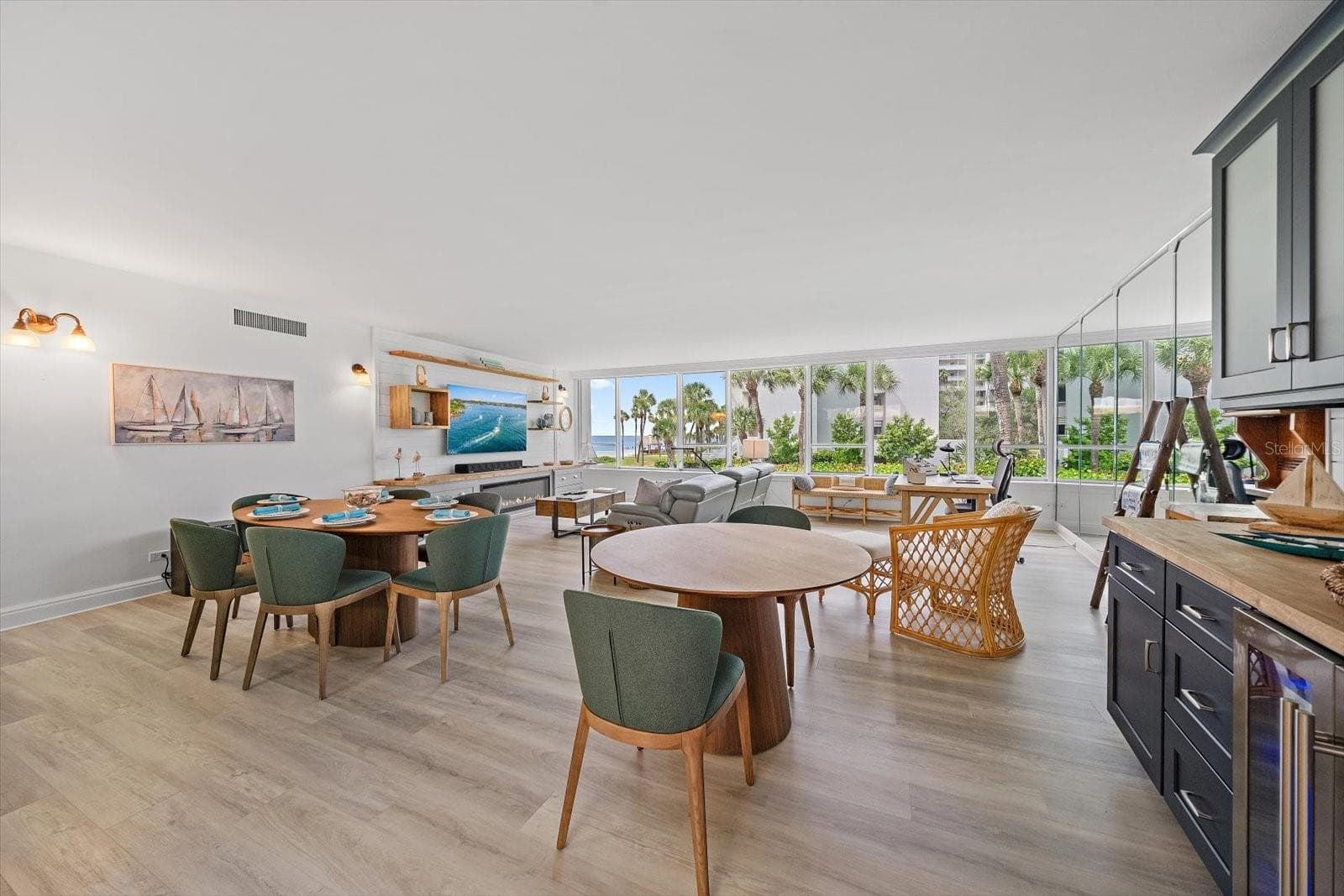 Great room - 100 SANDS POINT RD #219, LONGBOAT KEY