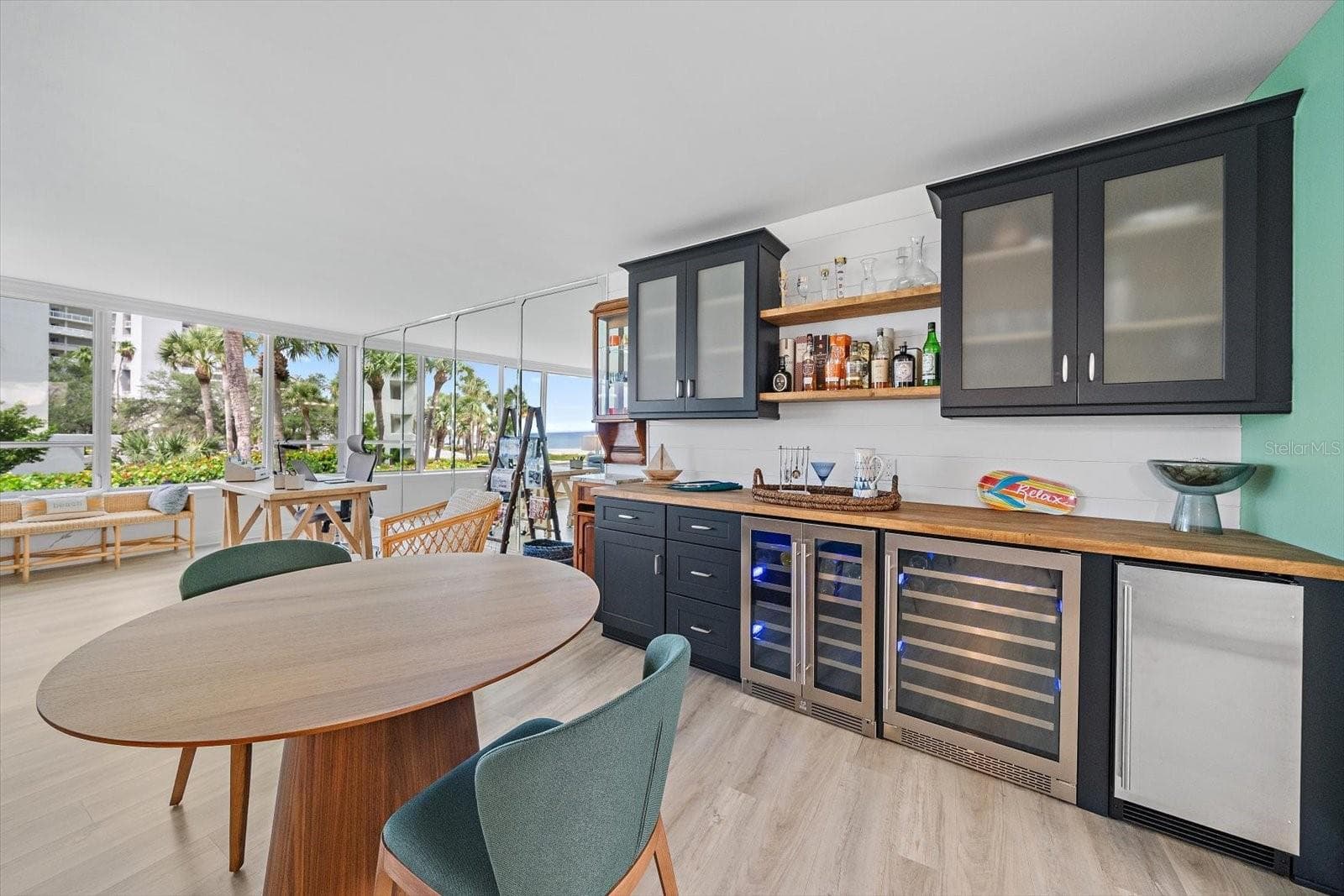 Great room - 100 SANDS POINT RD #219, LONGBOAT KEY