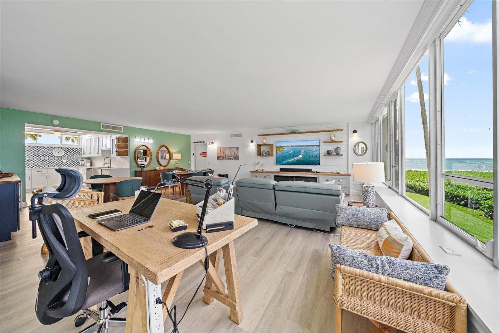 Great room - 100 SANDS POINT RD #219, LONGBOAT KEY