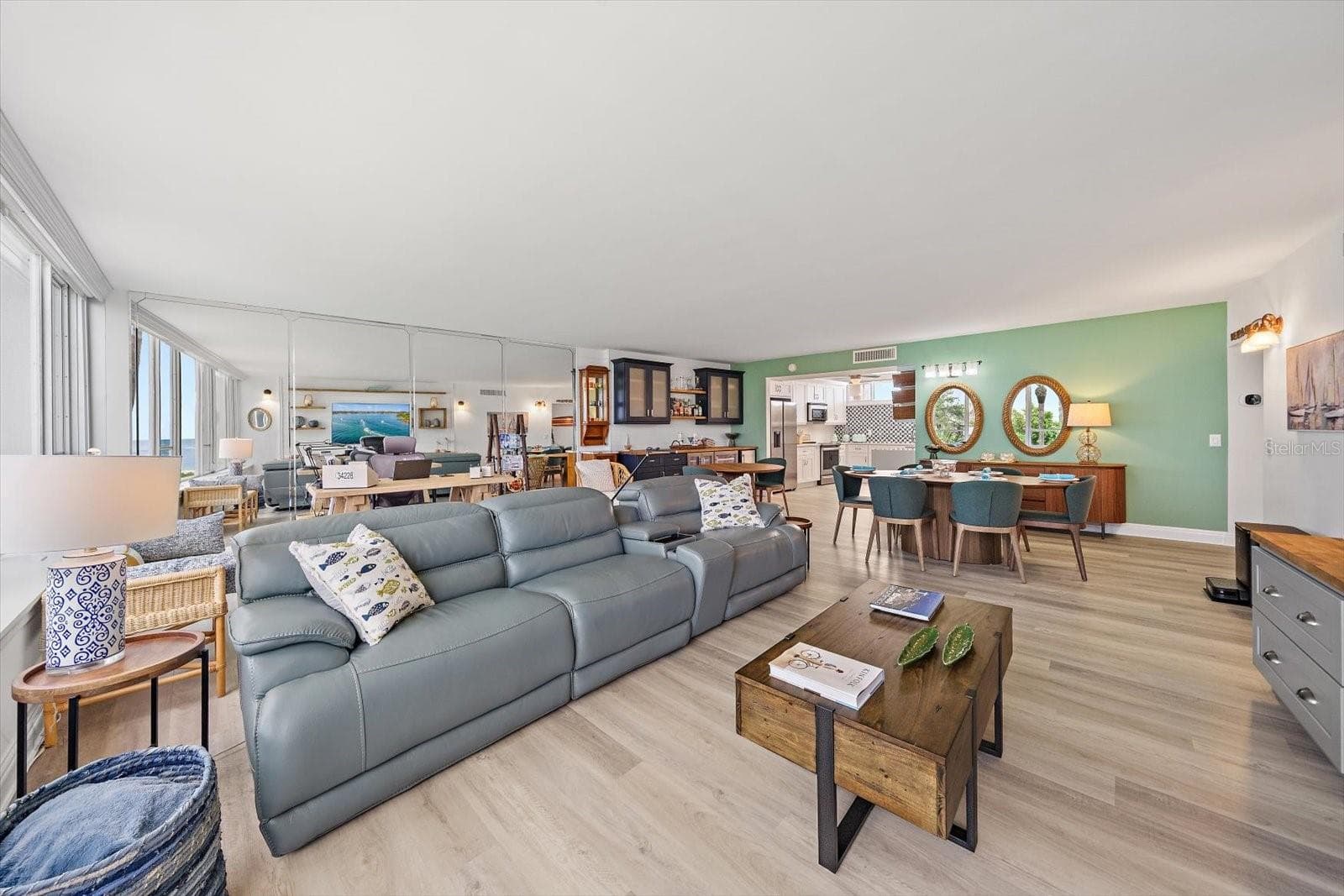 Great room - 100 SANDS POINT RD #219, LONGBOAT KEY
