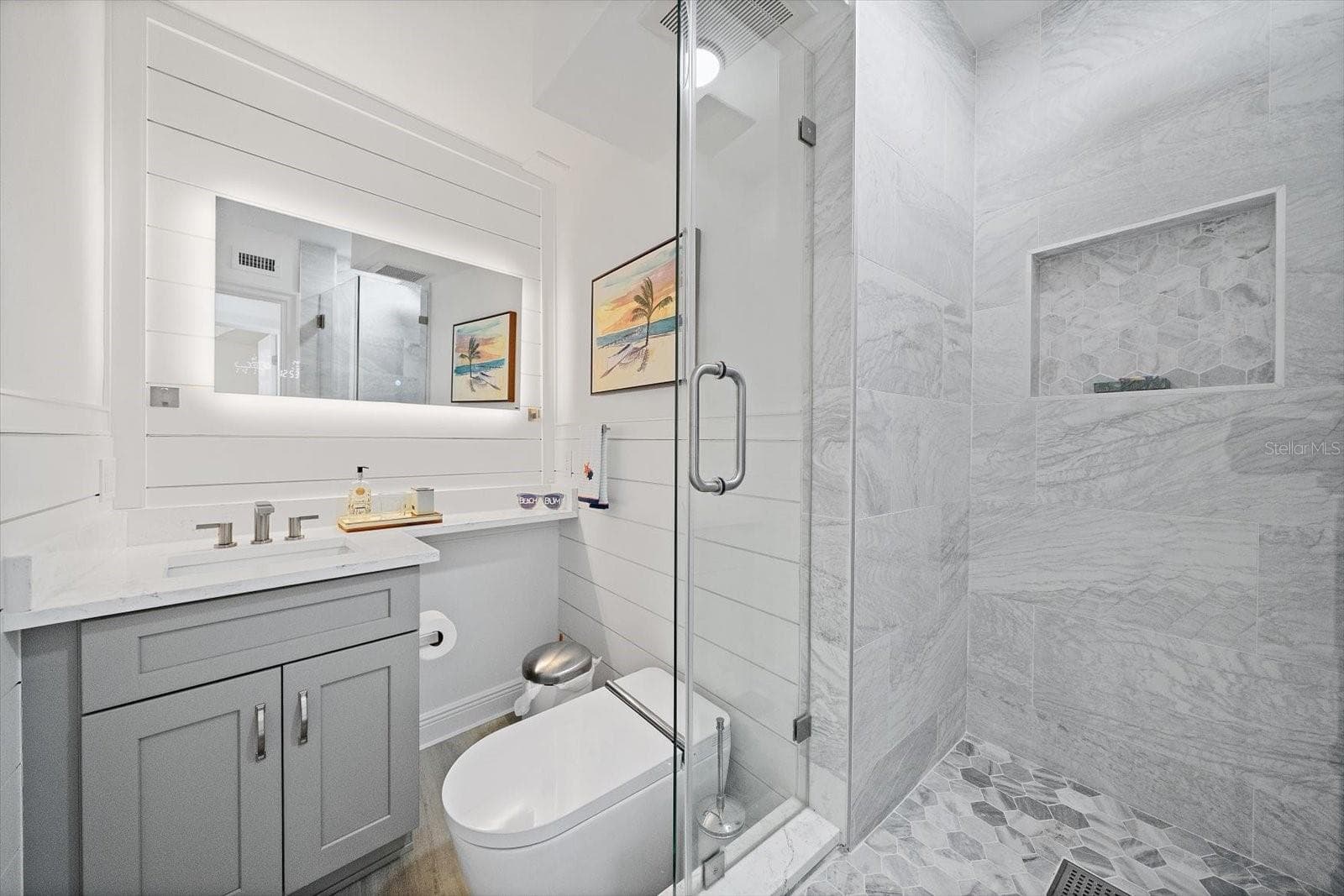 Guest bathroom - 100 SANDS POINT RD #219, LONGBOAT KEY